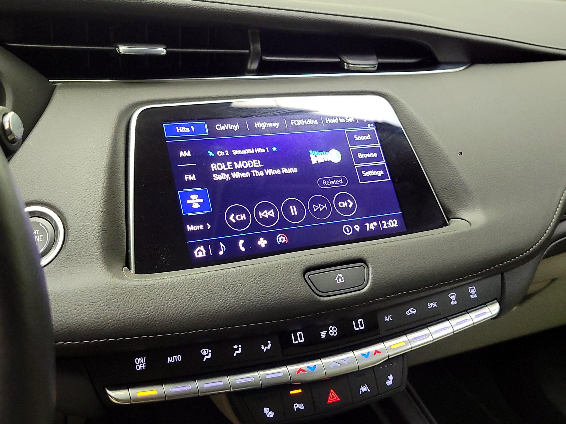Thumbnail: 2023 Cadillac XT4 - 15