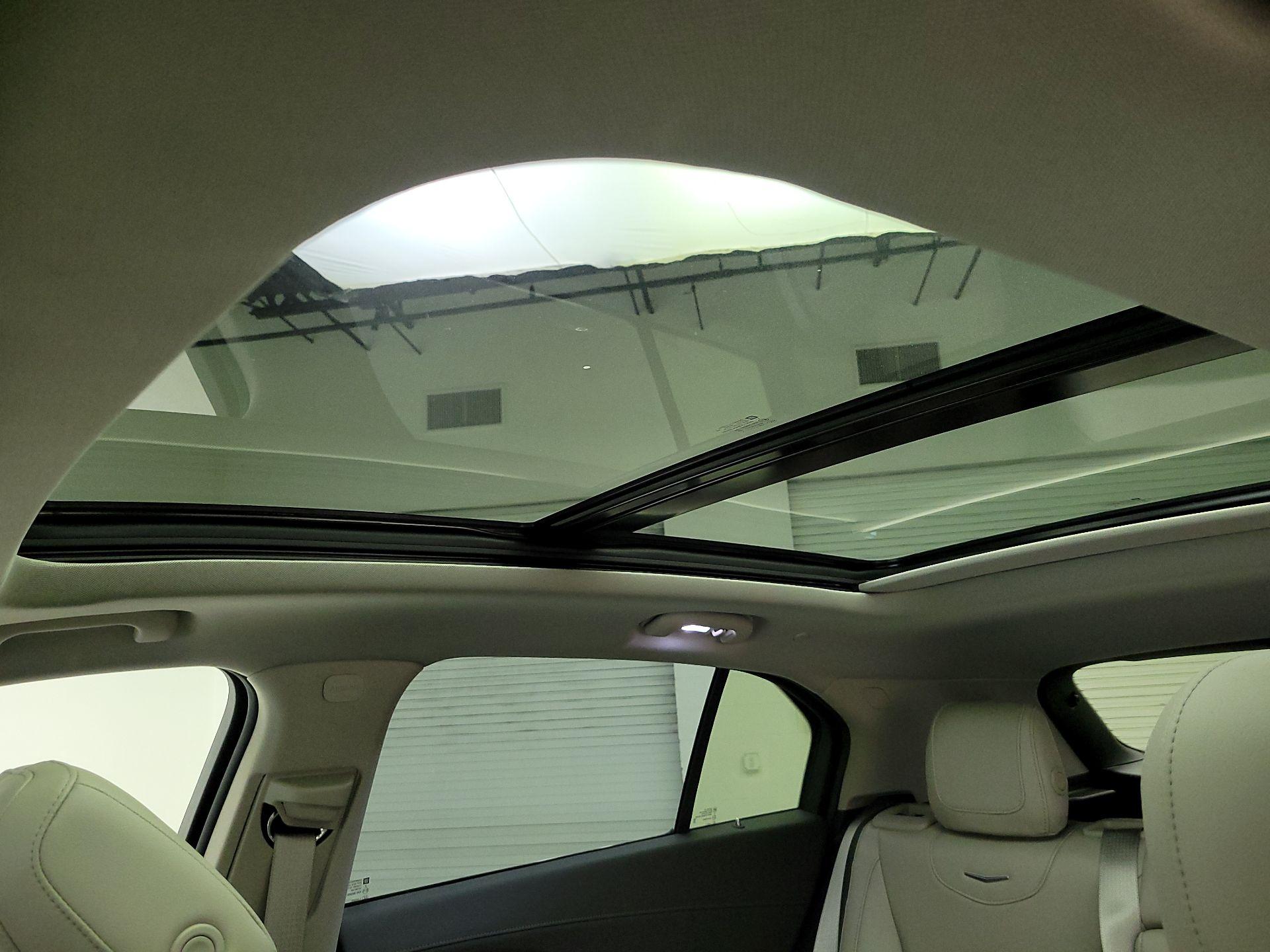 Thumbnail: 2023 Cadillac XT4 - 19