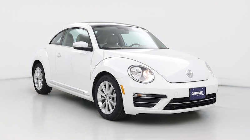 2019 Volkswagen Beetle SE Hero Image
