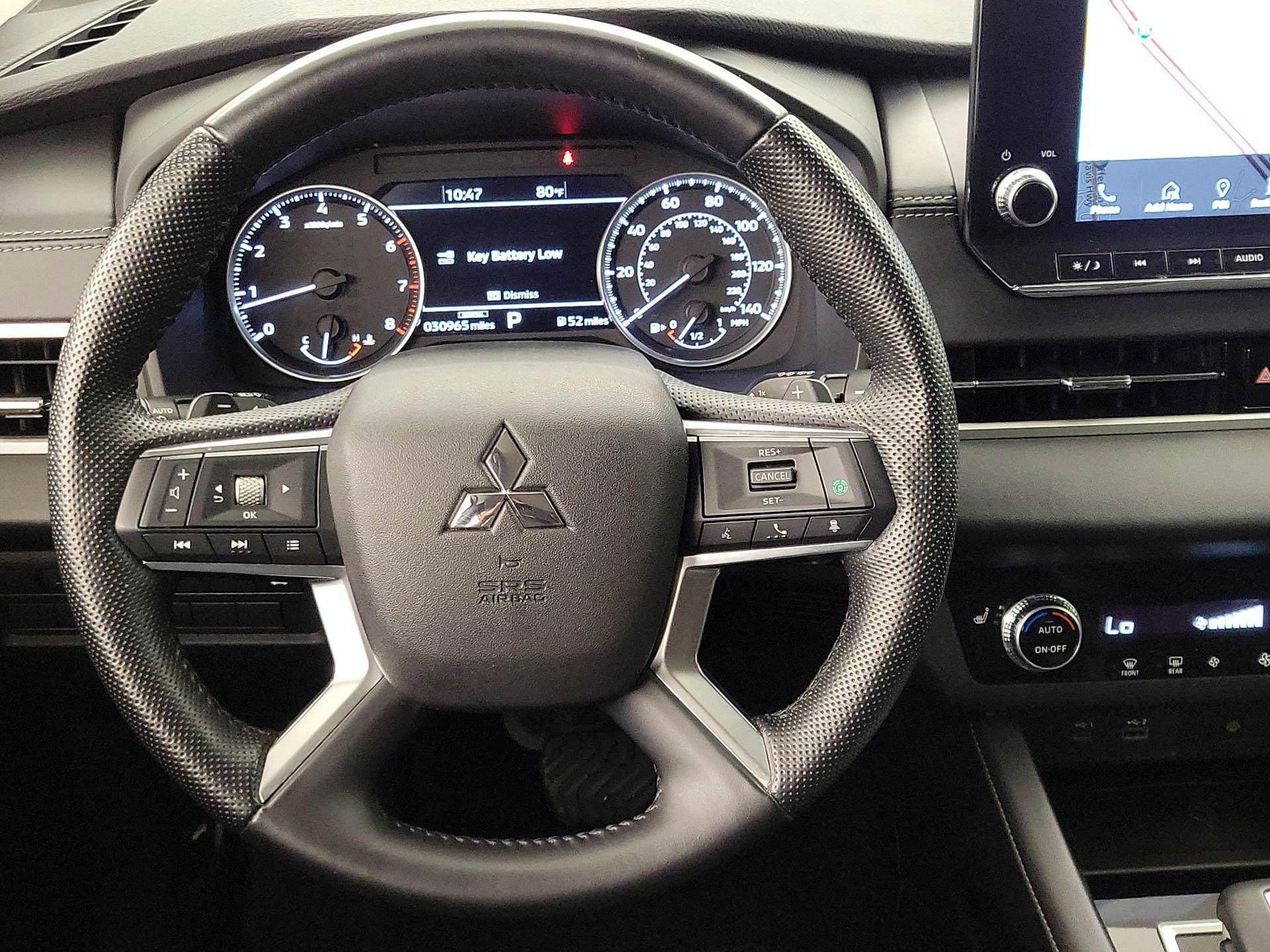 Thumbnail: 2022 Mitsubishi Outlander - 10