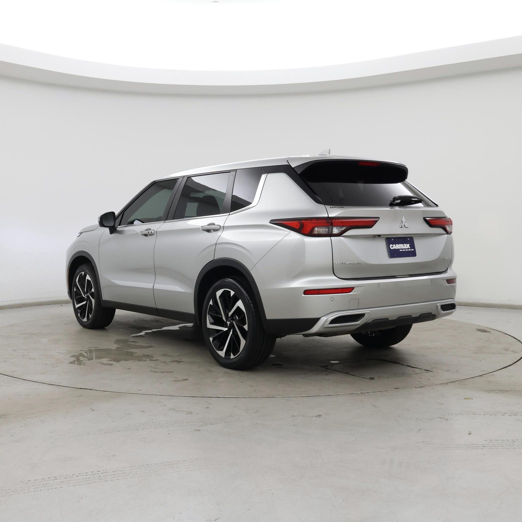 Thumbnail: 2022 Mitsubishi Outlander - 2