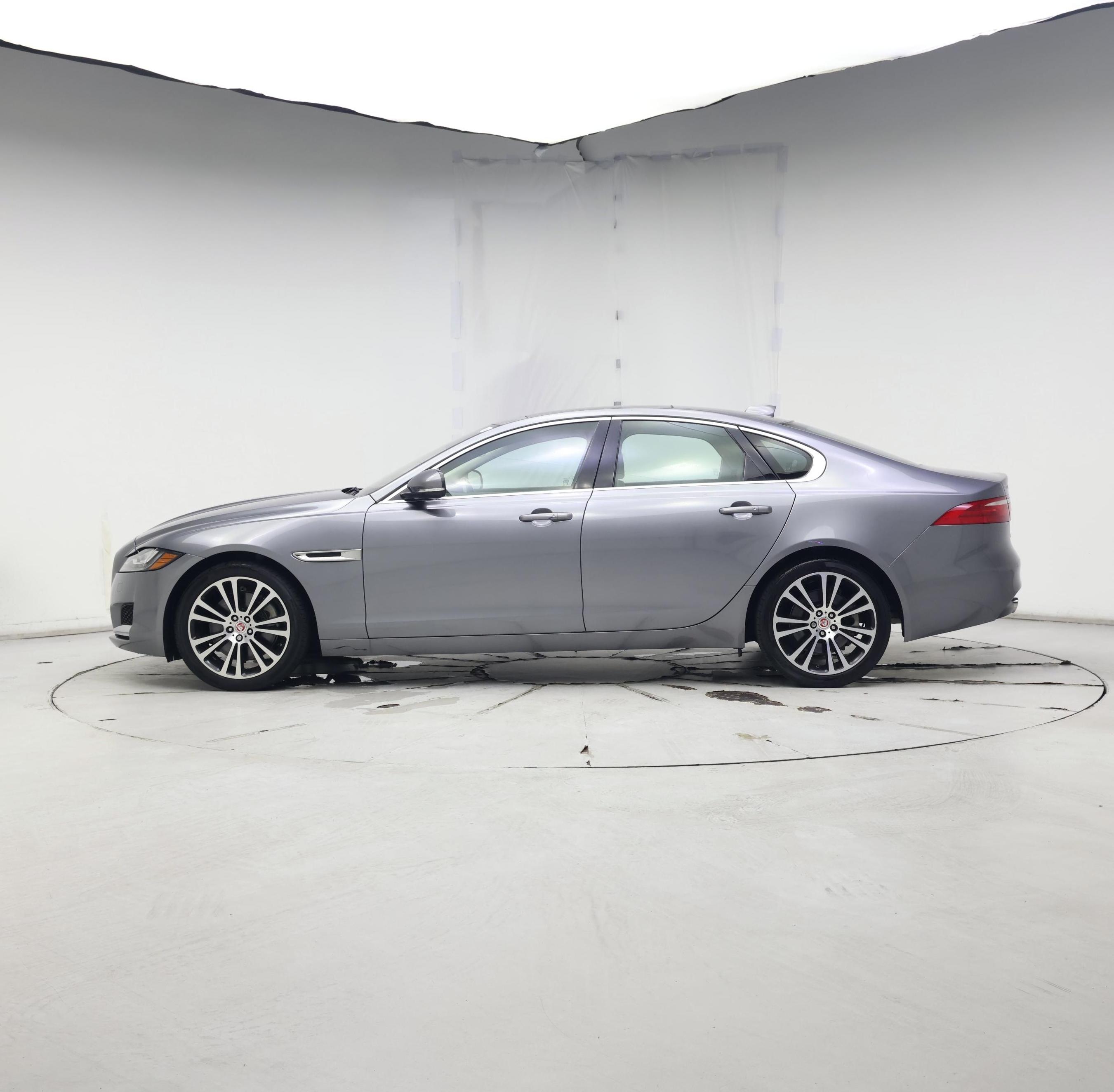 Thumbnail: 2020 Jaguar XF - 3
