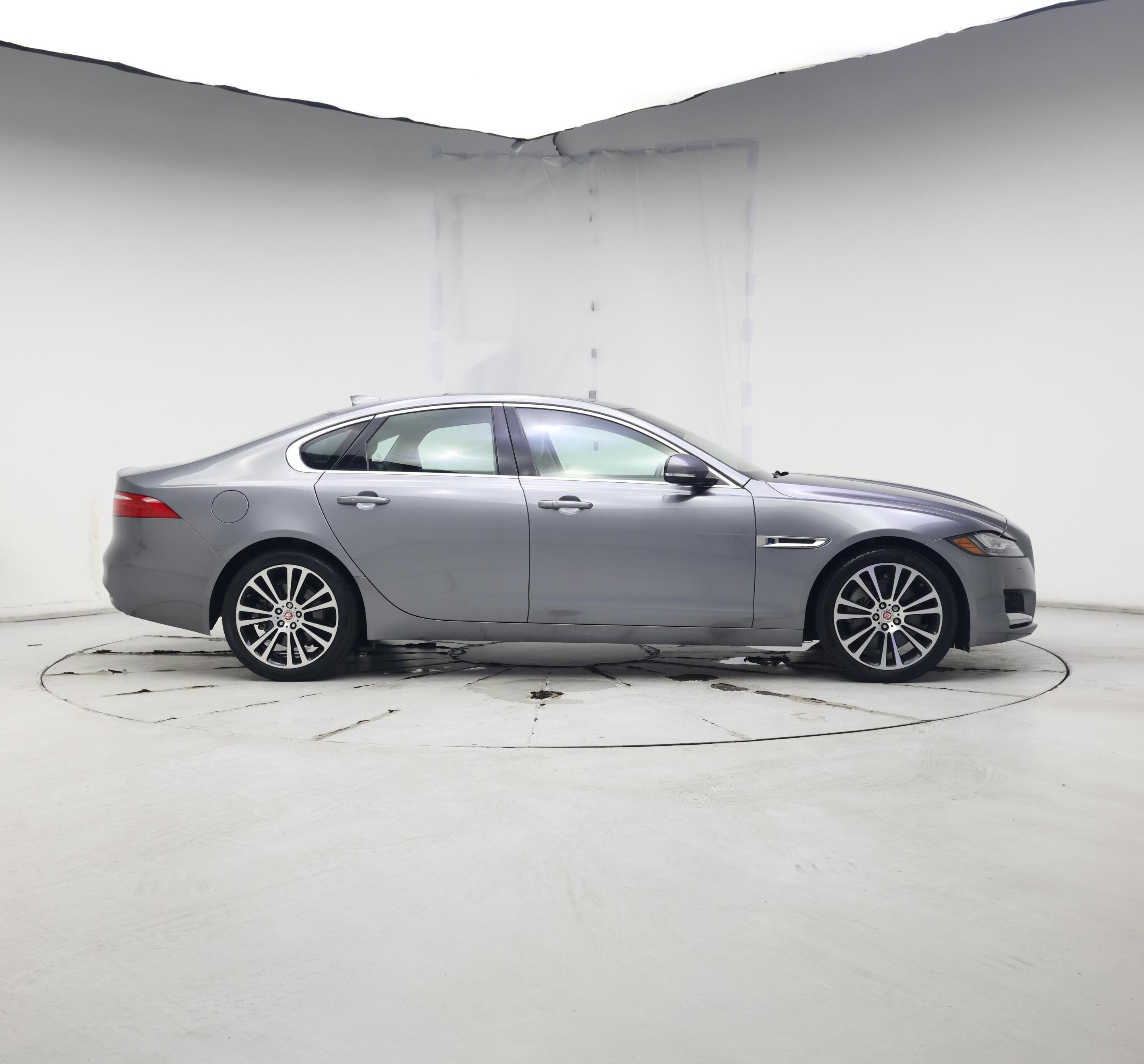 Thumbnail: 2020 Jaguar XF - 7
