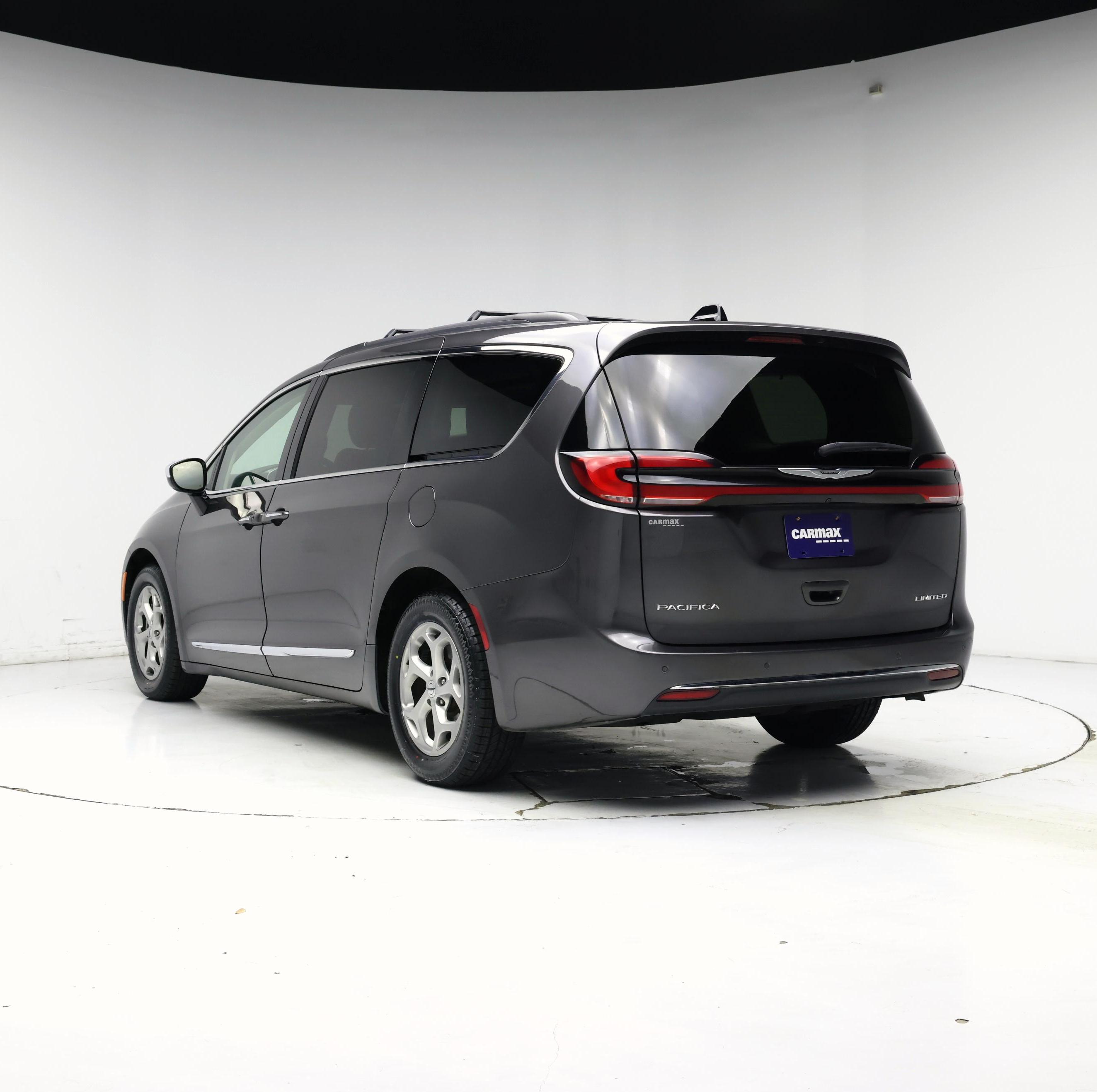 Thumbnail: 2023 Chrysler Pacifica - 2