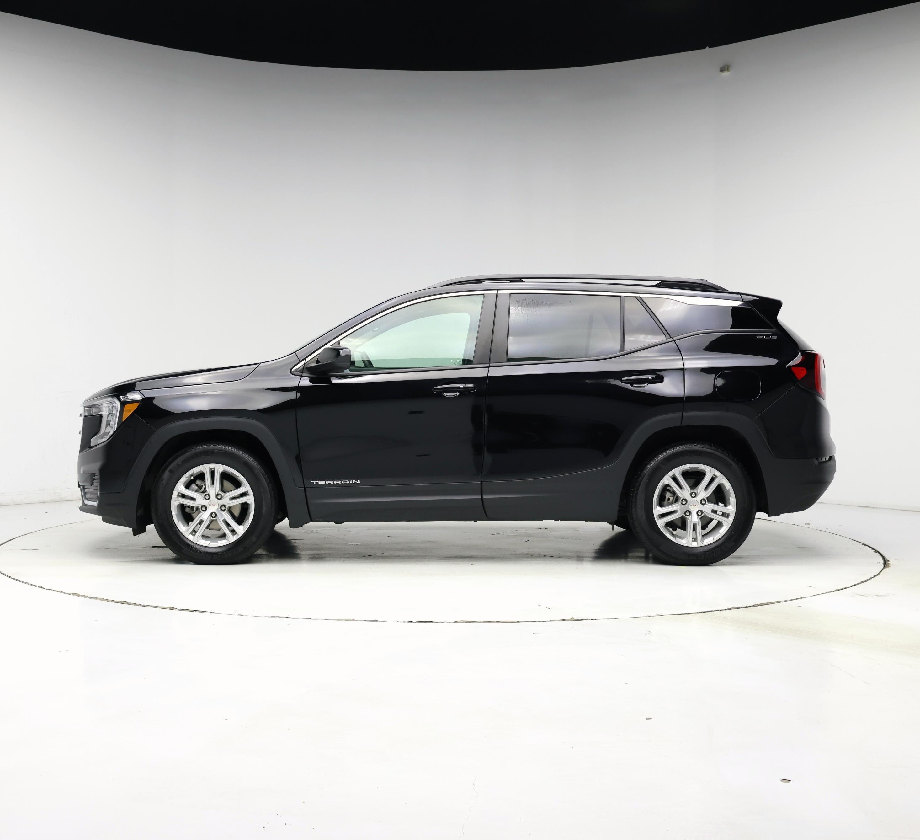 Thumbnail: 2022 GMC Terrain - 3