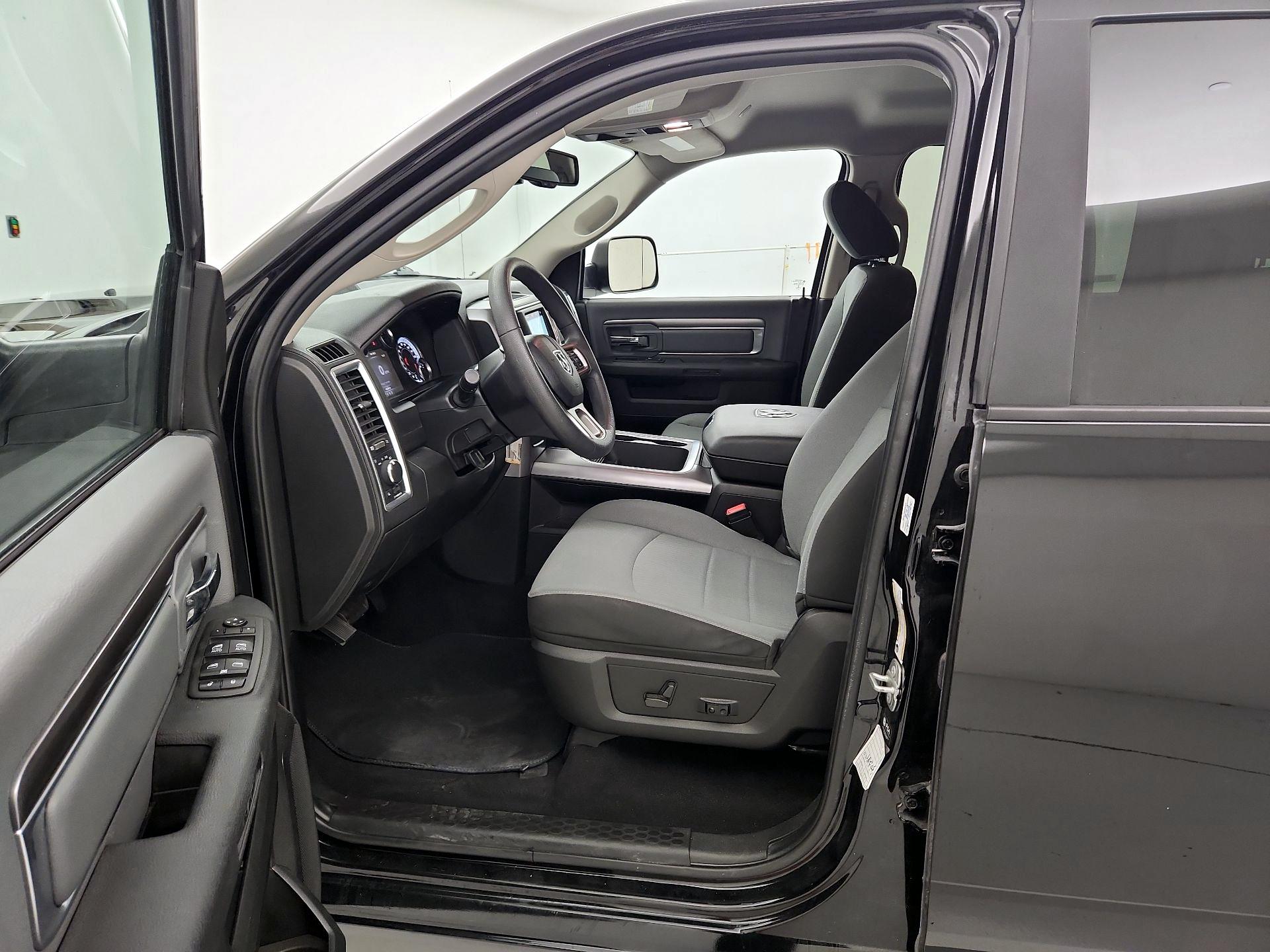 Thumbnail: 2023 RAM 1500 Classic - 11