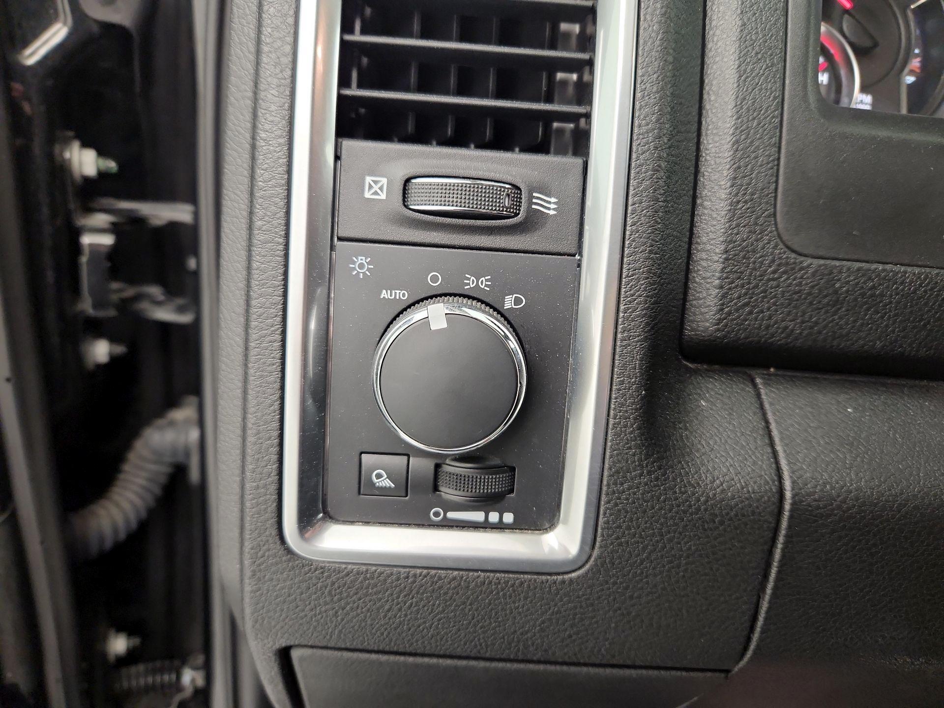 Thumbnail: 2023 RAM 1500 Classic - 13