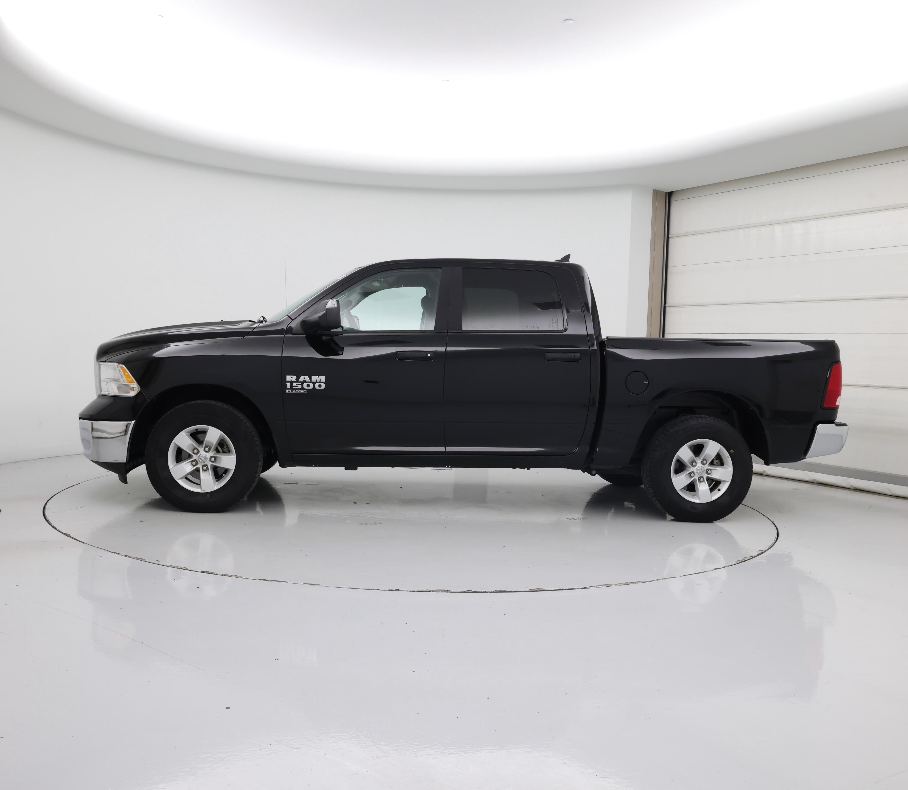 Thumbnail: 2023 RAM 1500 Classic - 3