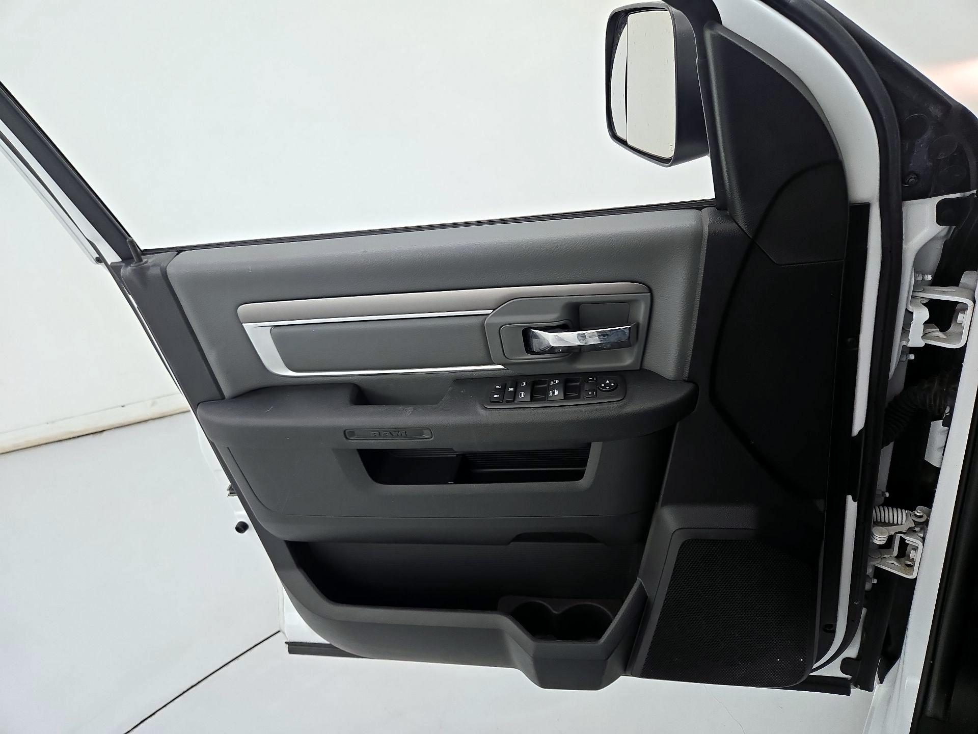 Thumbnail: 2023 RAM 1500 Classic - 12