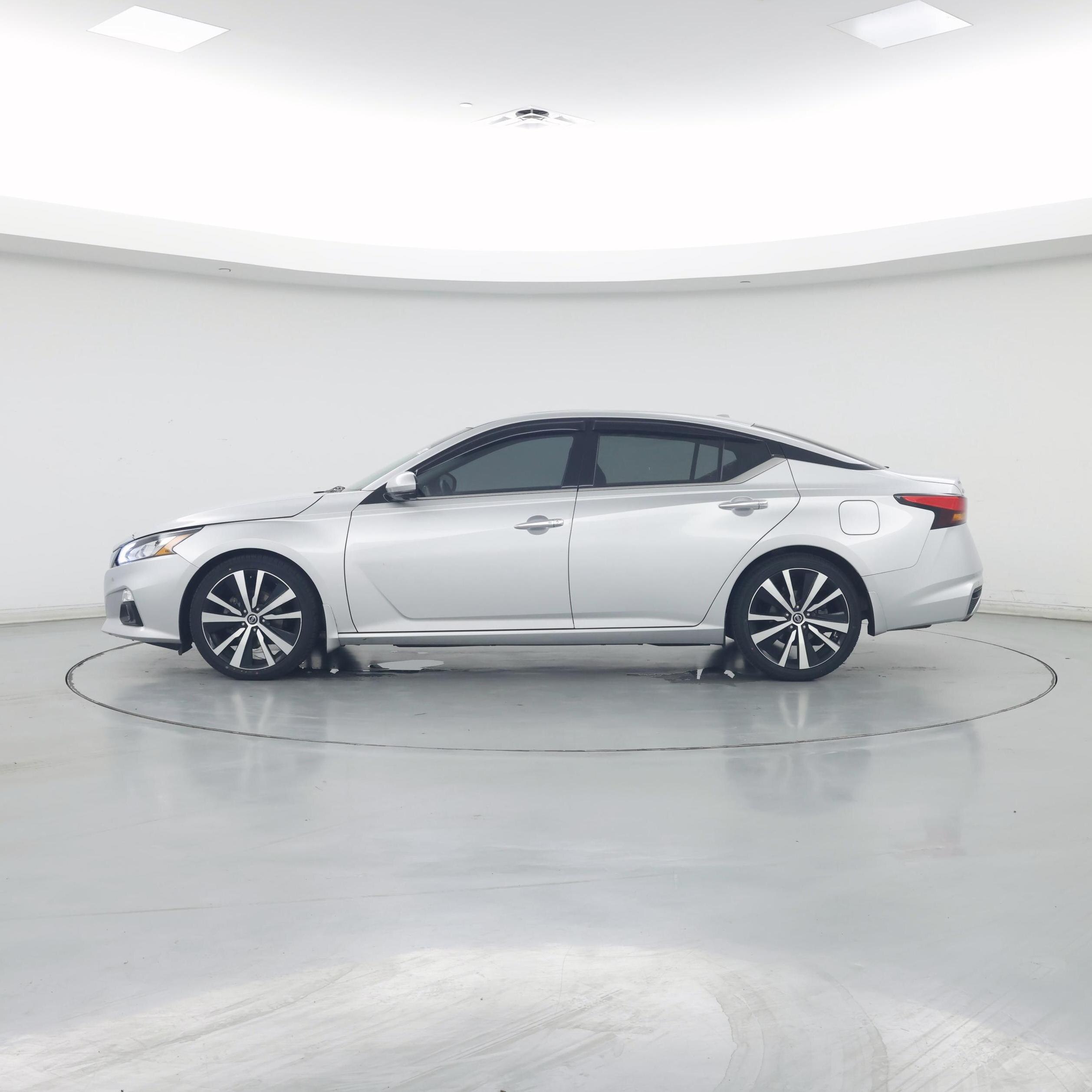 Thumbnail: 2020 Nissan Altima - 3