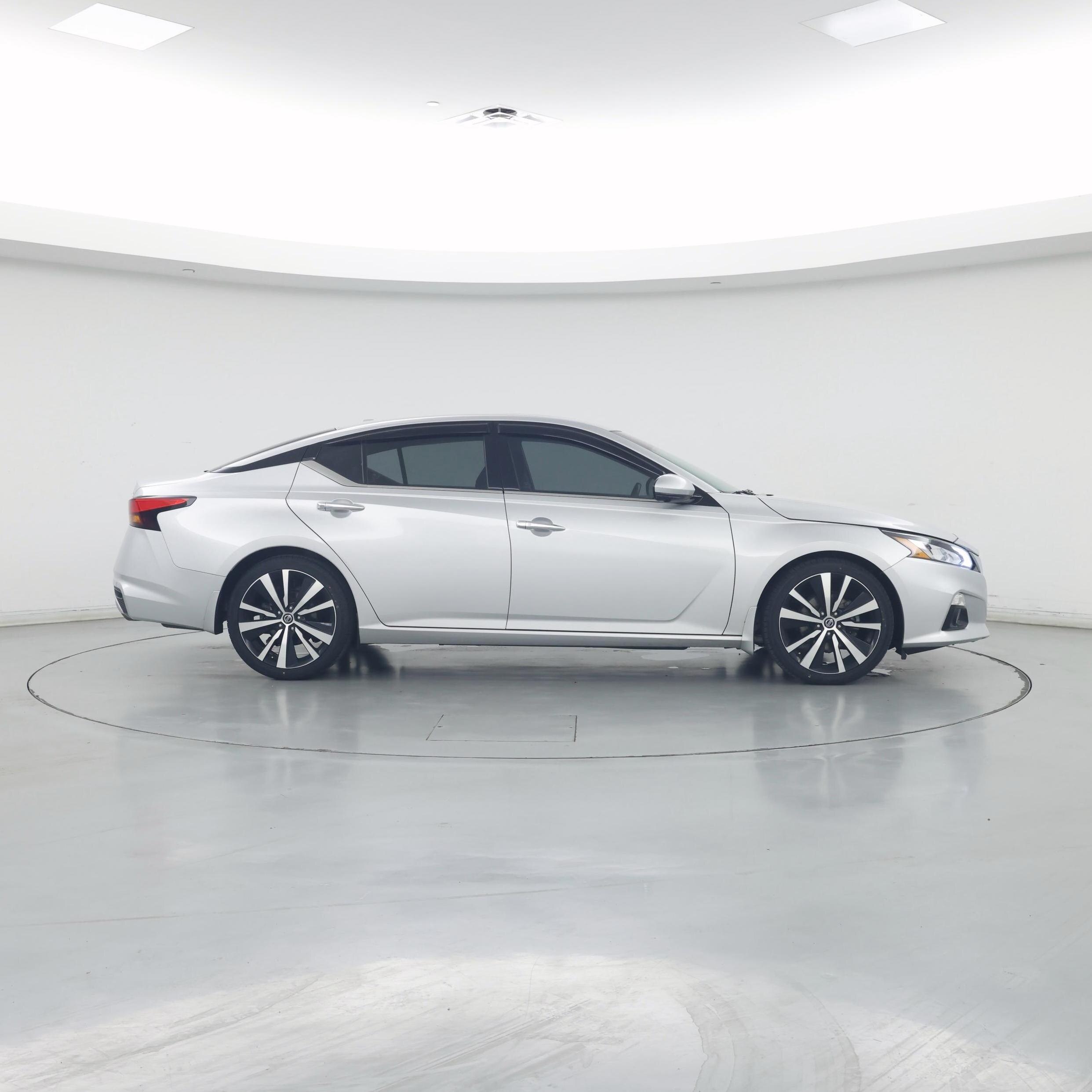 Thumbnail: 2020 Nissan Altima - 7
