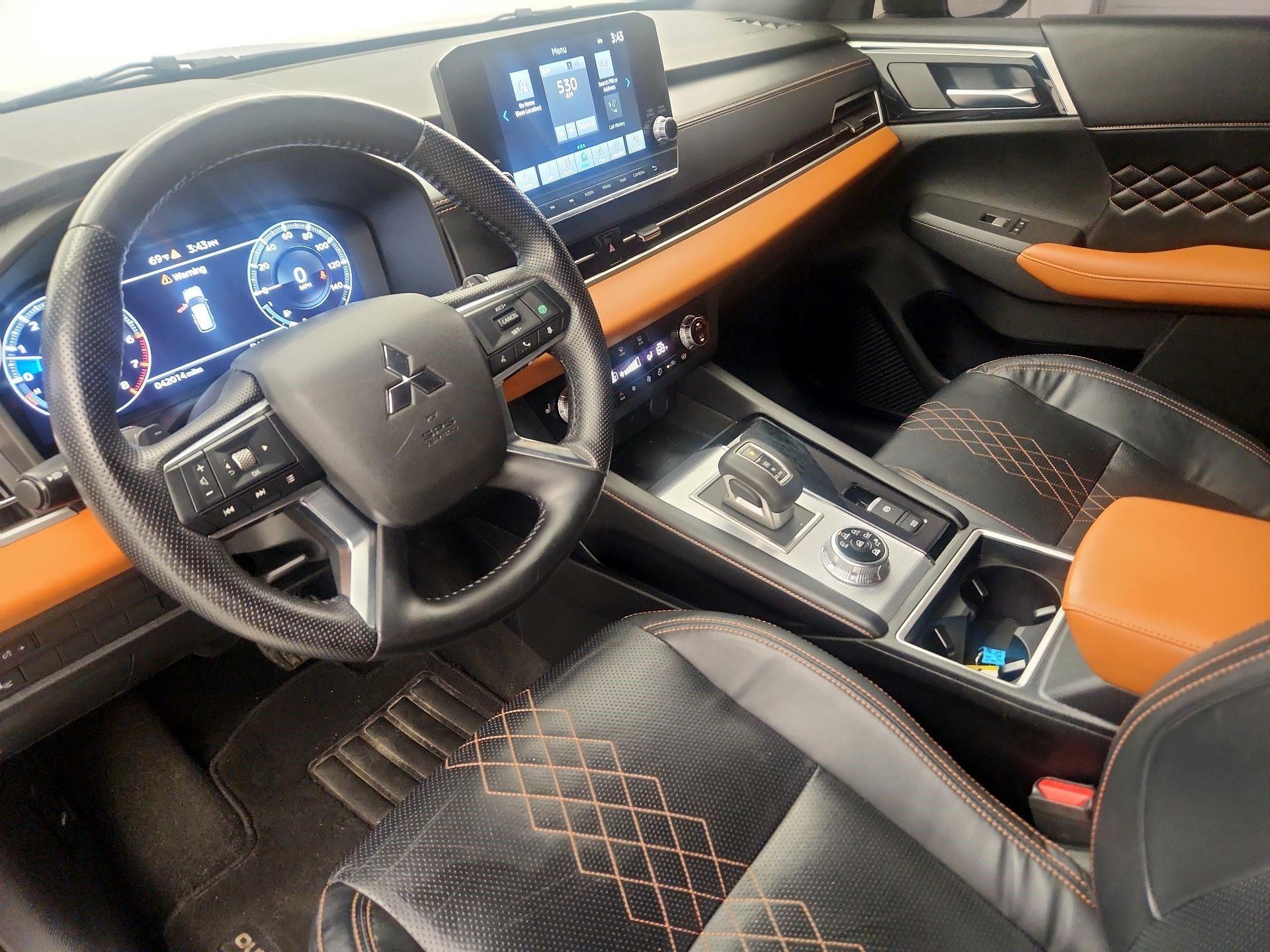 Thumbnail: 2022 Mitsubishi Outlander - 11