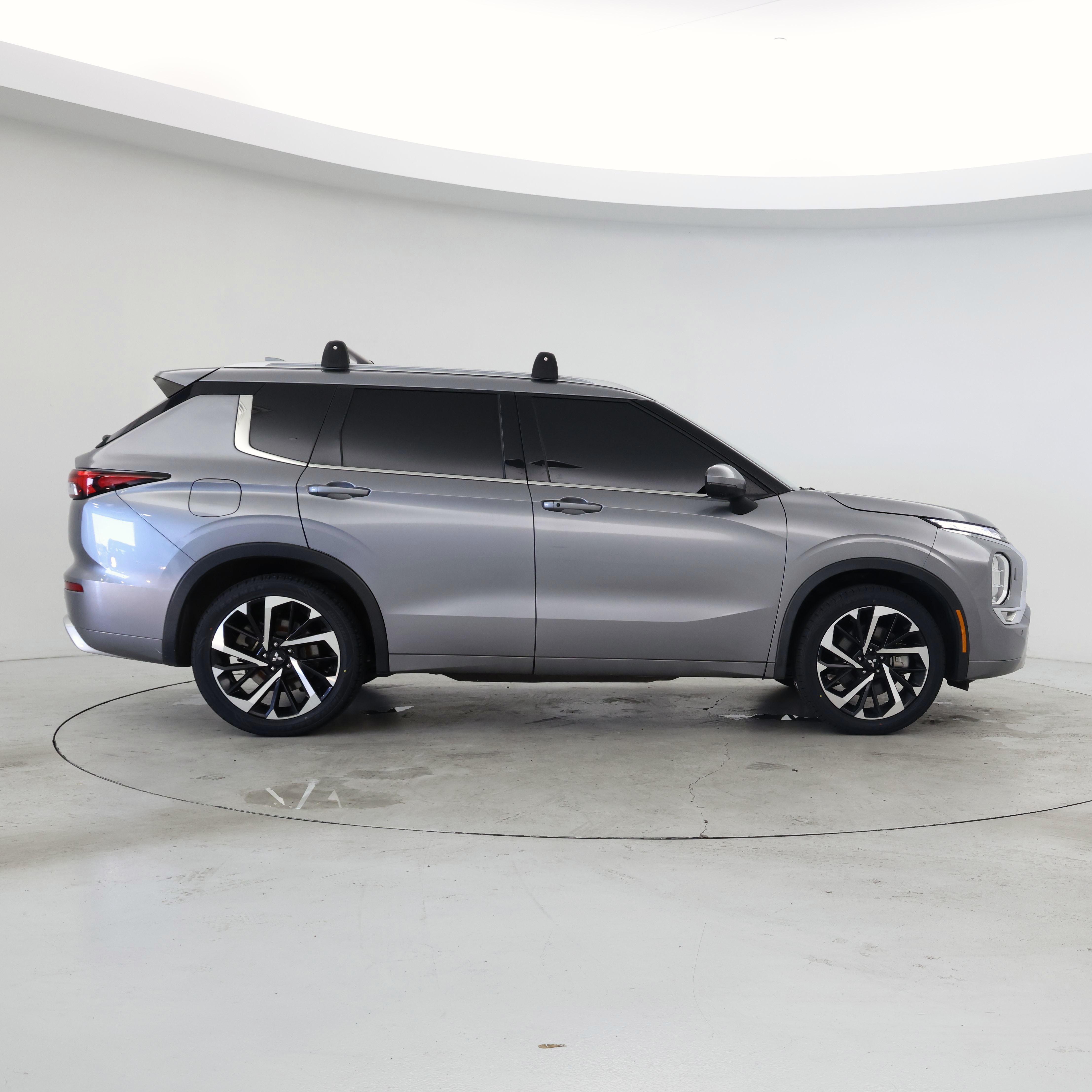 Thumbnail: 2022 Mitsubishi Outlander - 7
