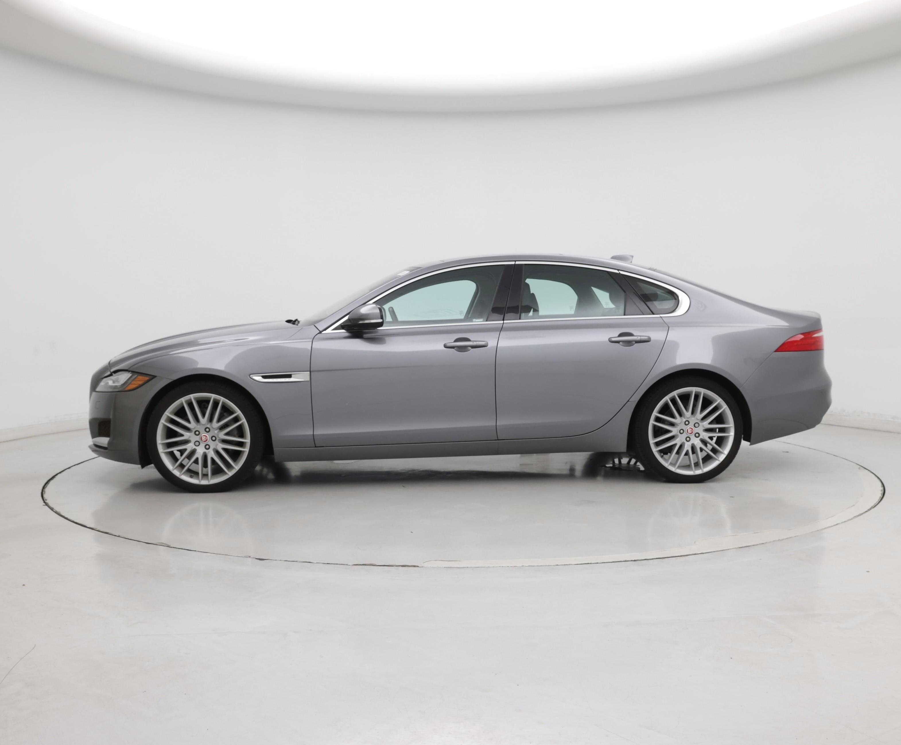 Thumbnail: 2020 Jaguar XF - 3