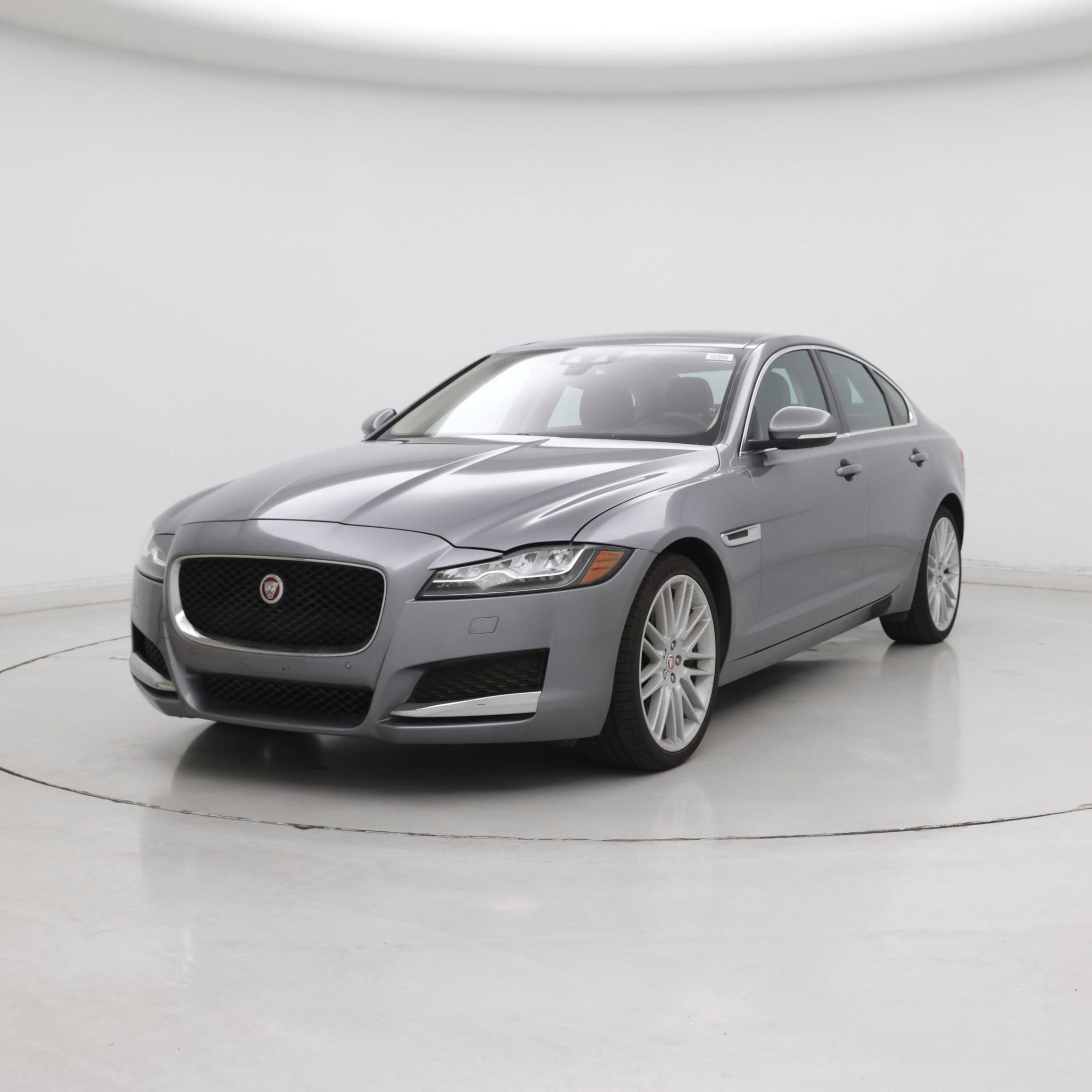 Thumbnail: 2020 Jaguar XF - 4
