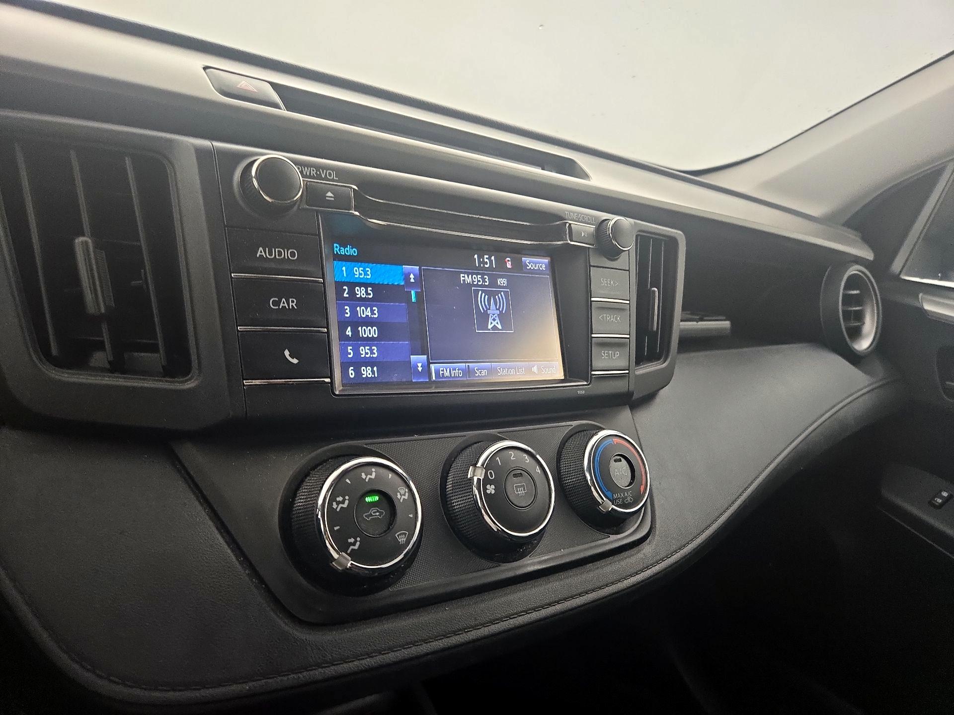 Thumbnail: 2016 Toyota RAV4 - 15