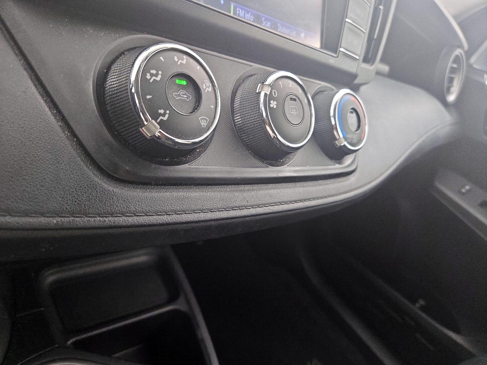 Thumbnail: 2016 Toyota RAV4 - 16