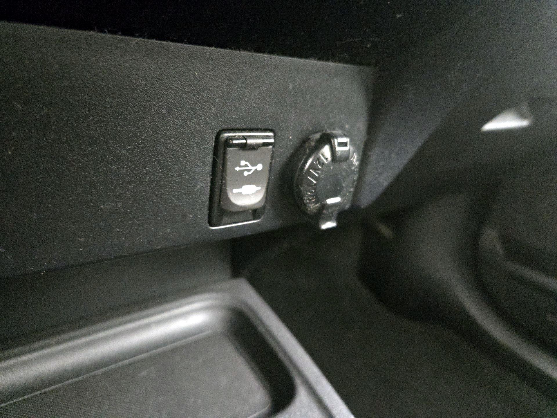 Thumbnail: 2016 Toyota RAV4 - 18