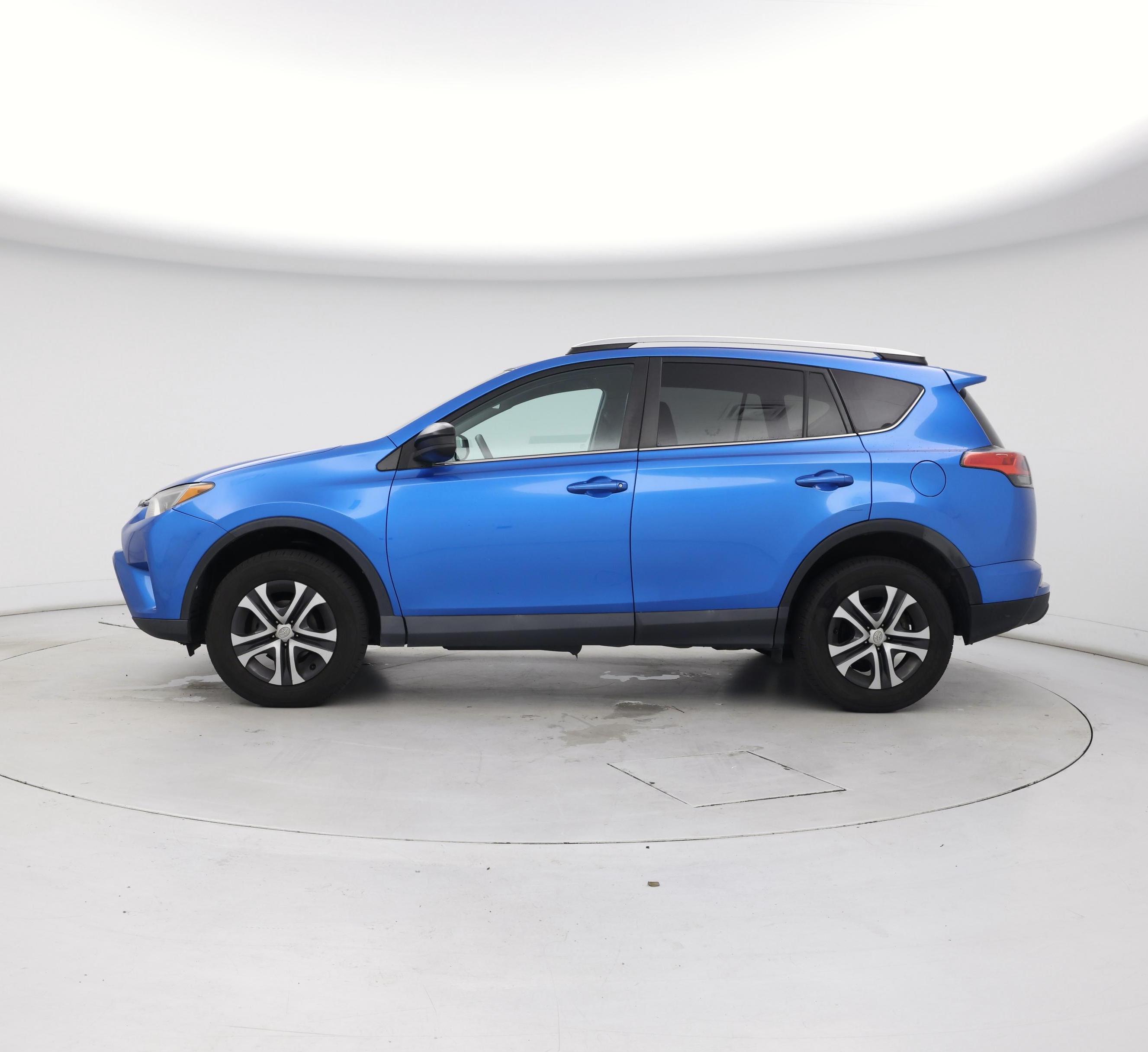 Thumbnail: 2016 Toyota RAV4 - 3