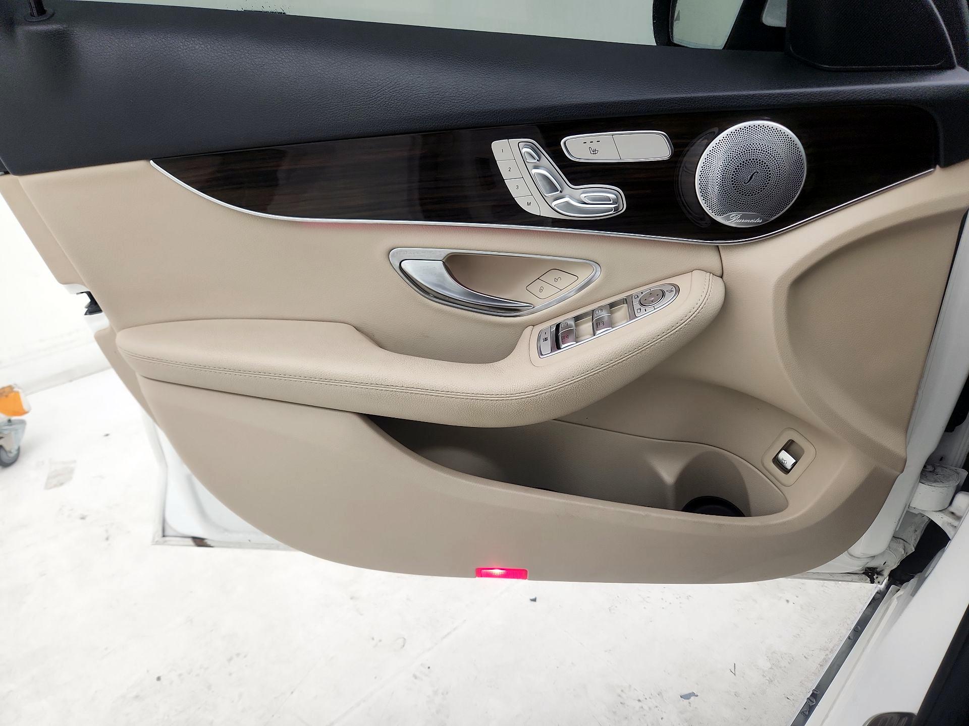 Thumbnail: 2021 Mercedes-Benz C-Class - 12