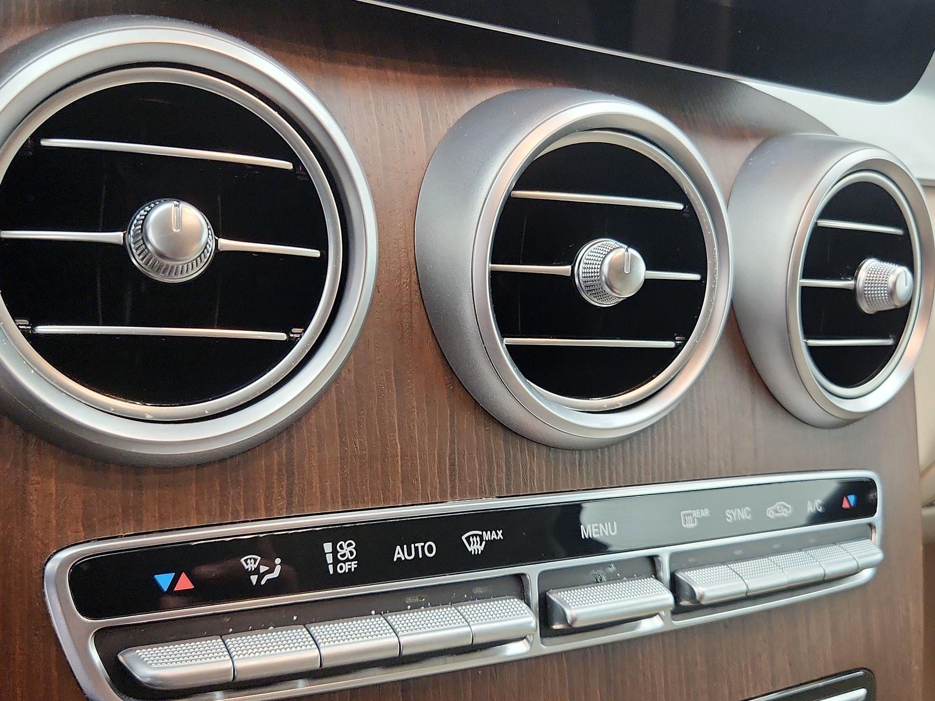 Thumbnail: 2022 Mercedes-Benz GLC - 16