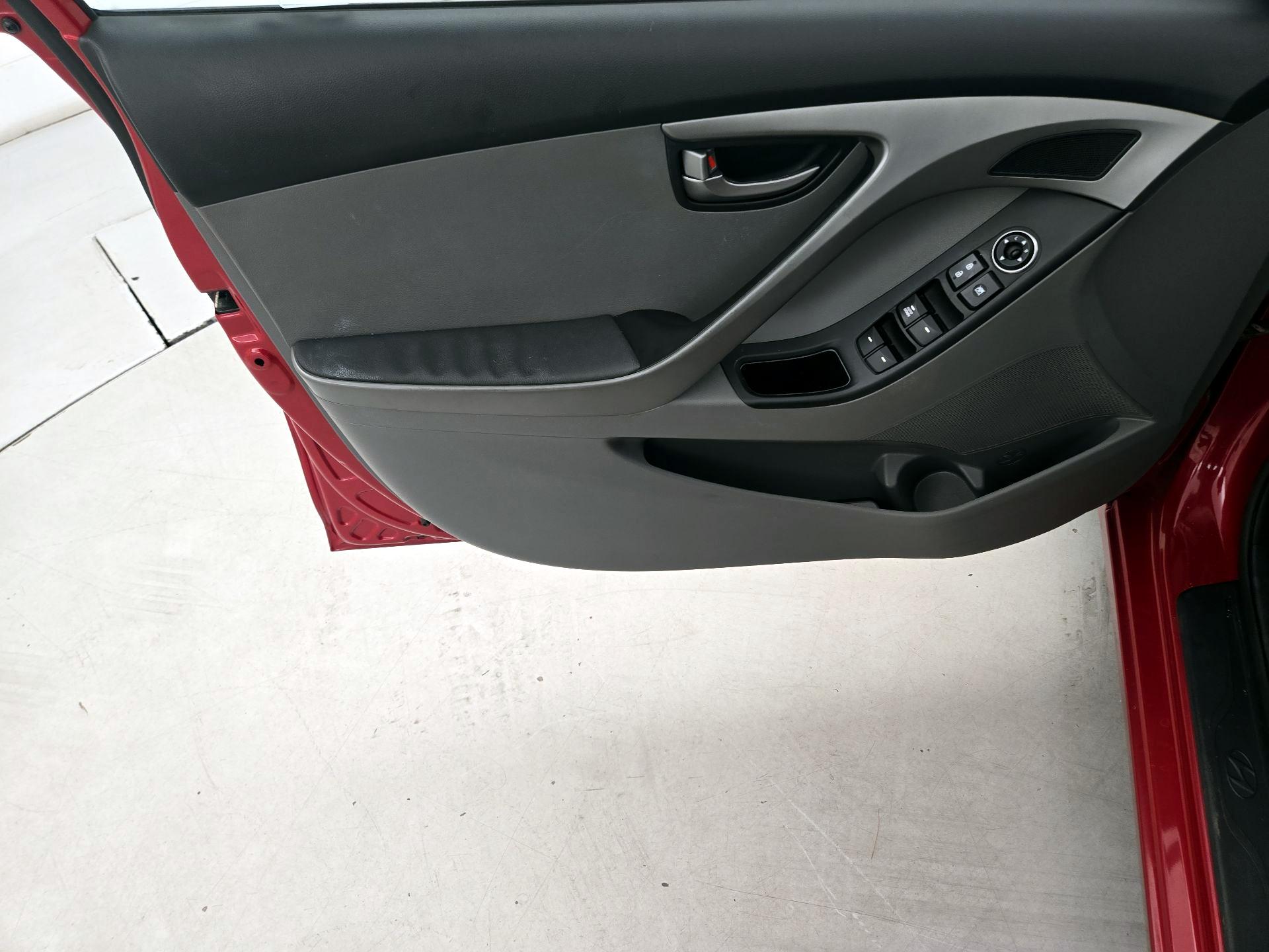 Thumbnail: 2016 Hyundai Elantra - 12
