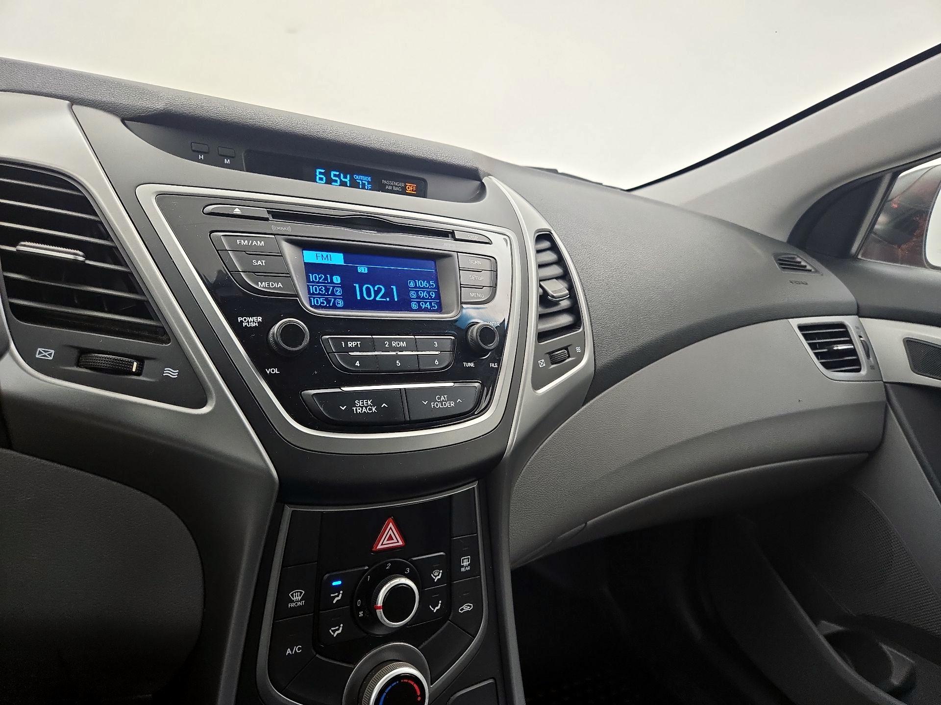 Thumbnail: 2016 Hyundai Elantra - 14