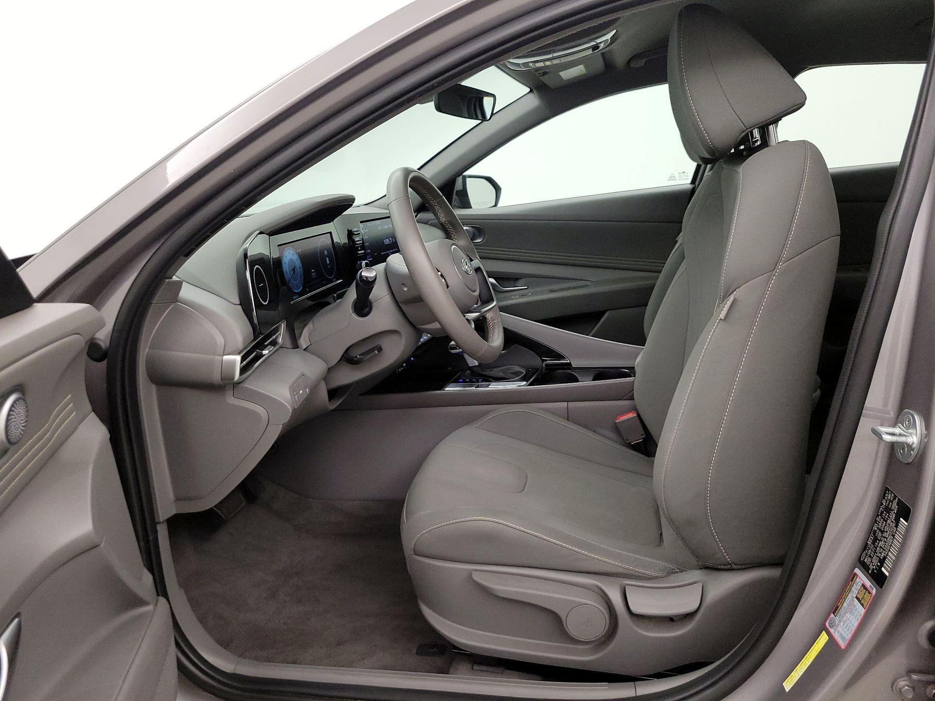 Thumbnail: 2022 Hyundai Elantra - 11