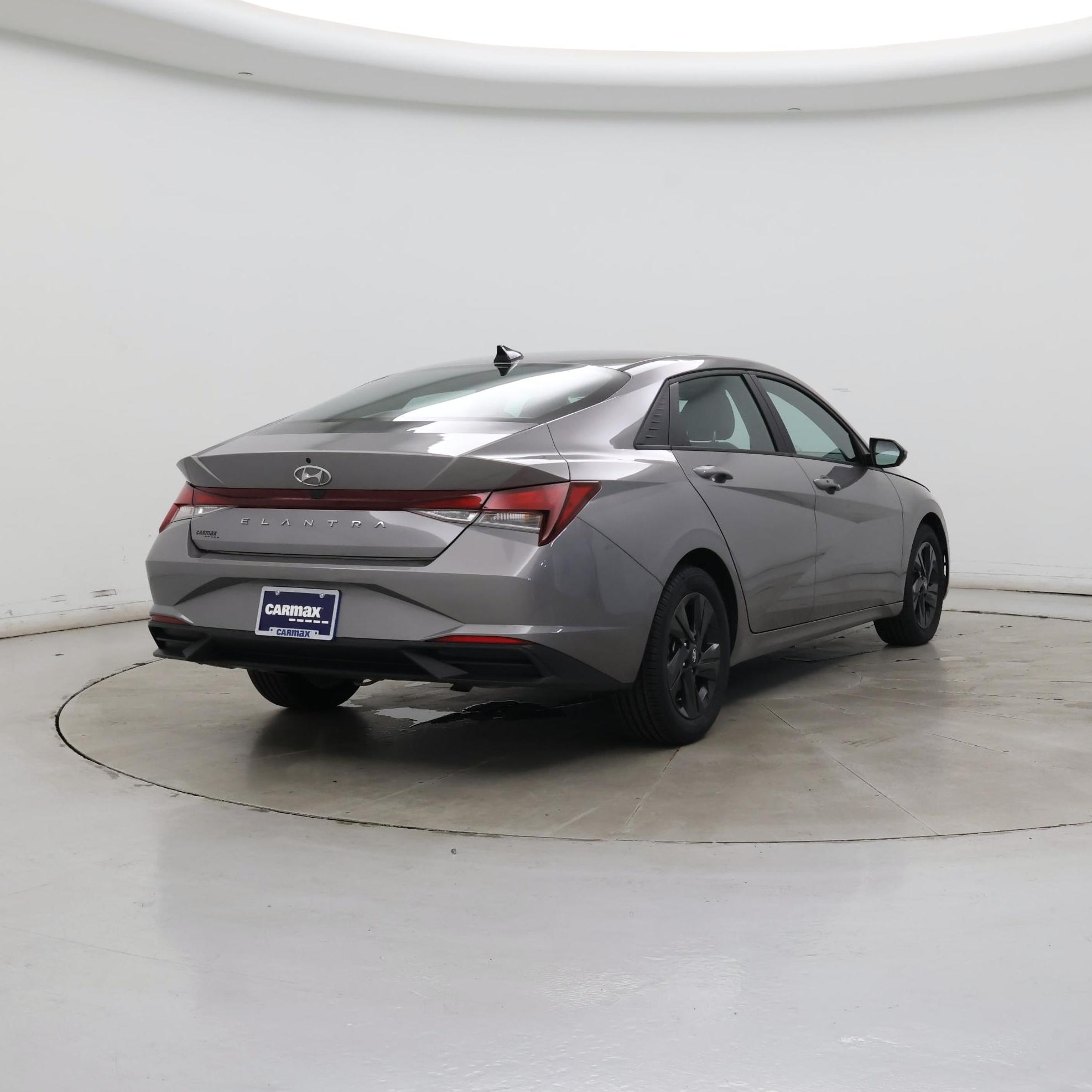 Thumbnail: 2022 Hyundai Elantra - 8