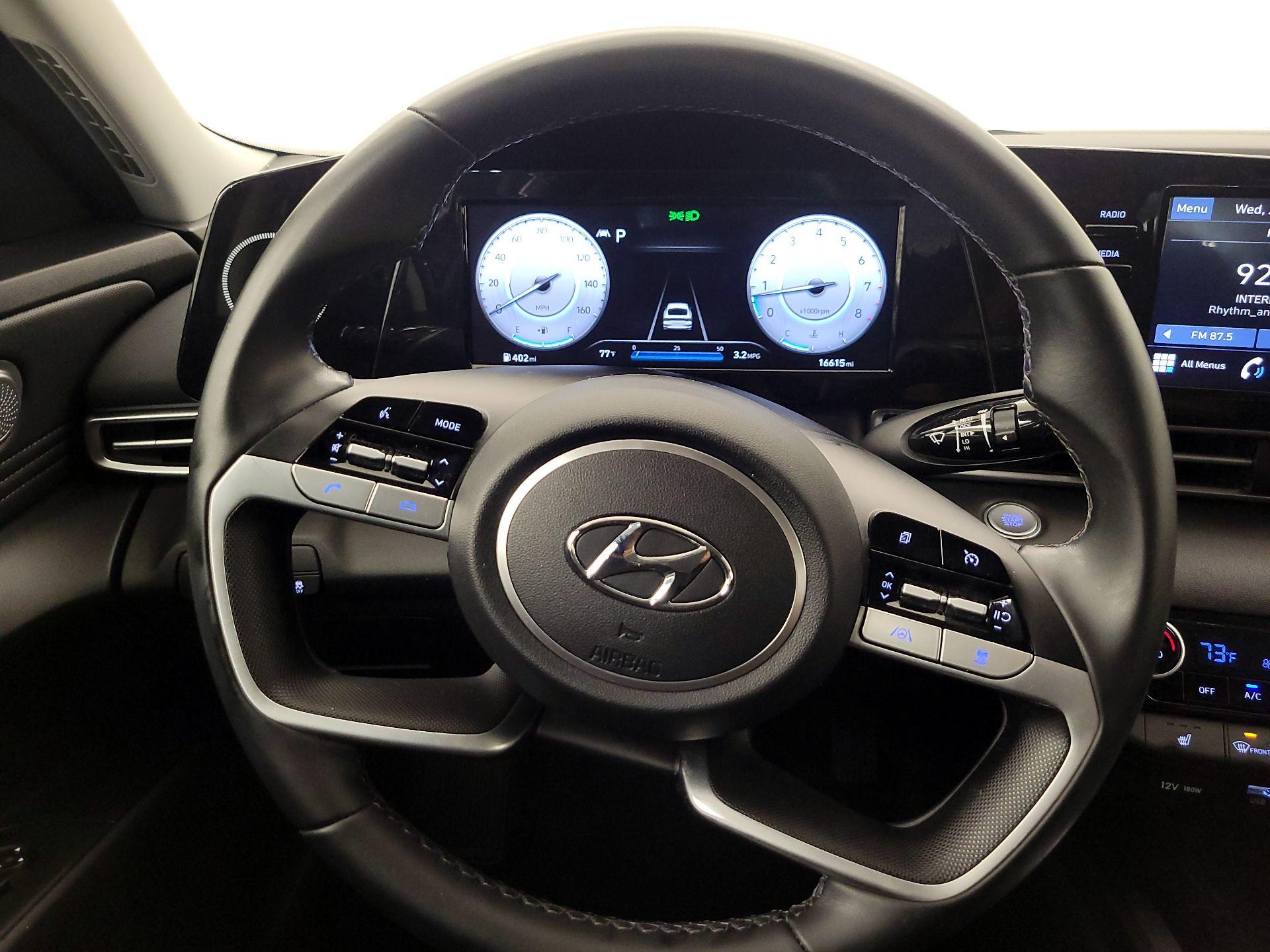Thumbnail: 2022 Hyundai Elantra - 10