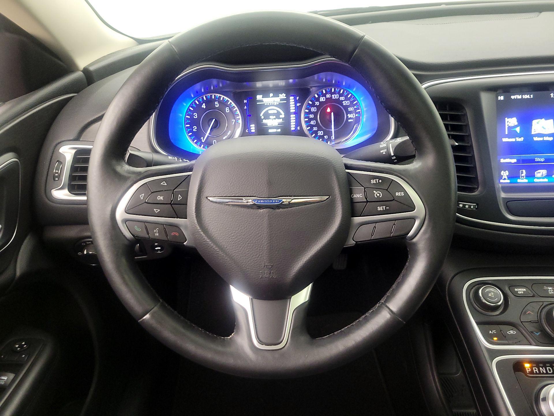 Thumbnail: 2017 Chrysler 200 - 10