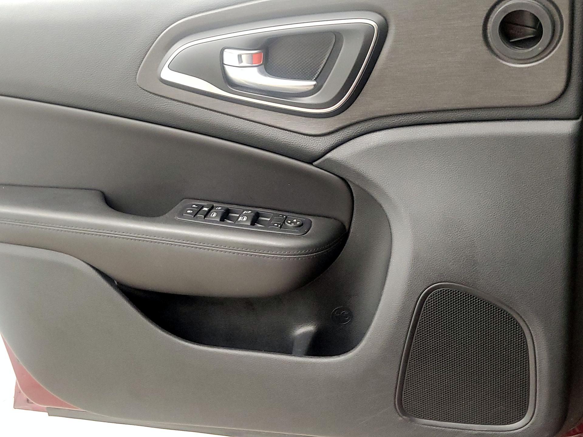 Thumbnail: 2017 Chrysler 200 - 12
