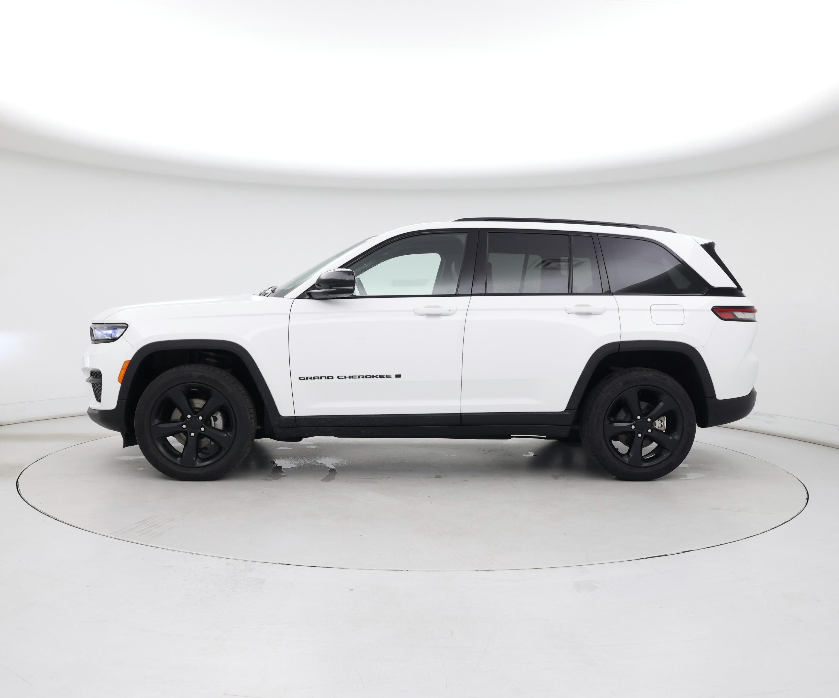 Thumbnail: 2023 Jeep Grand Cherokee - 3