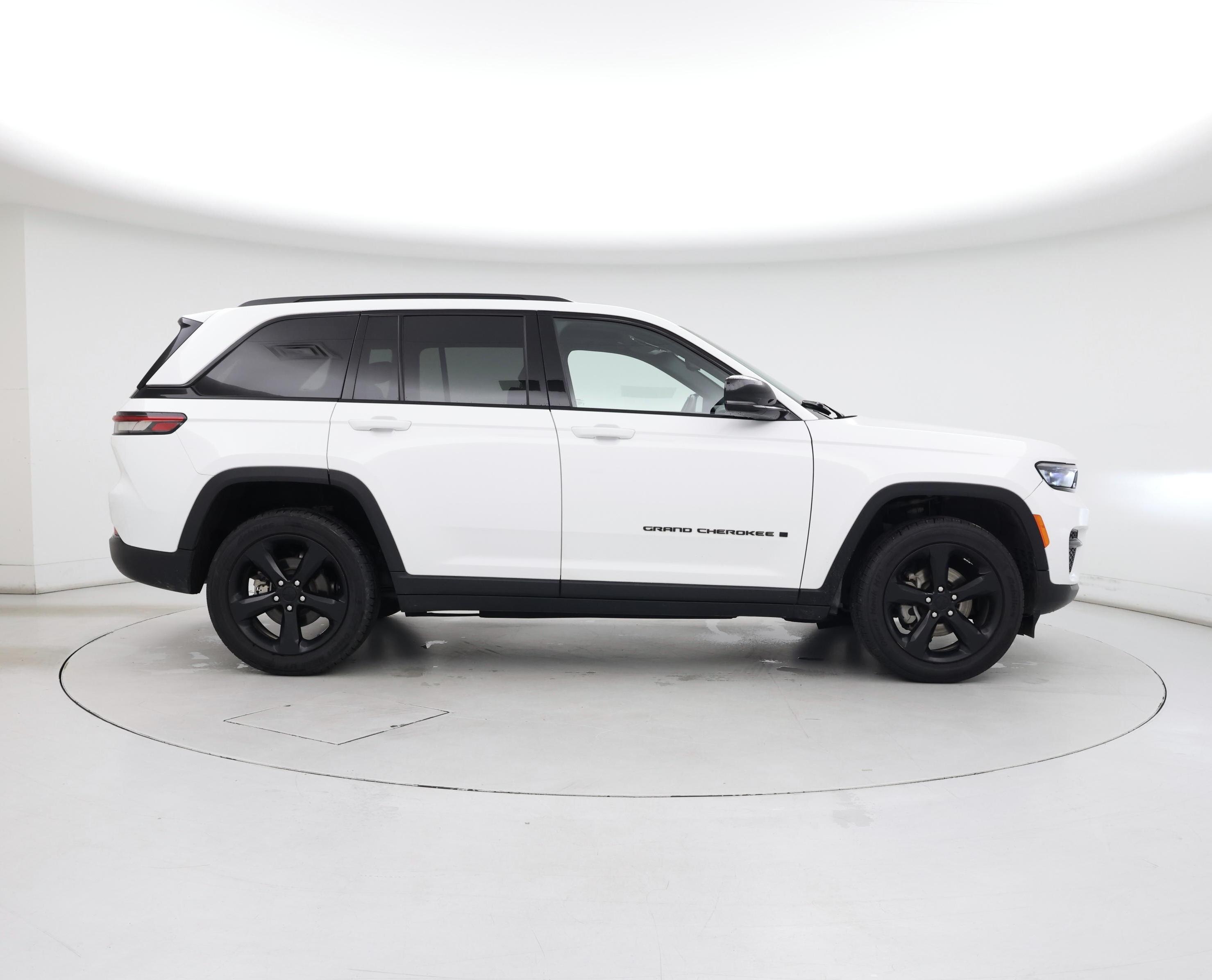 Thumbnail: 2023 Jeep Grand Cherokee - 7