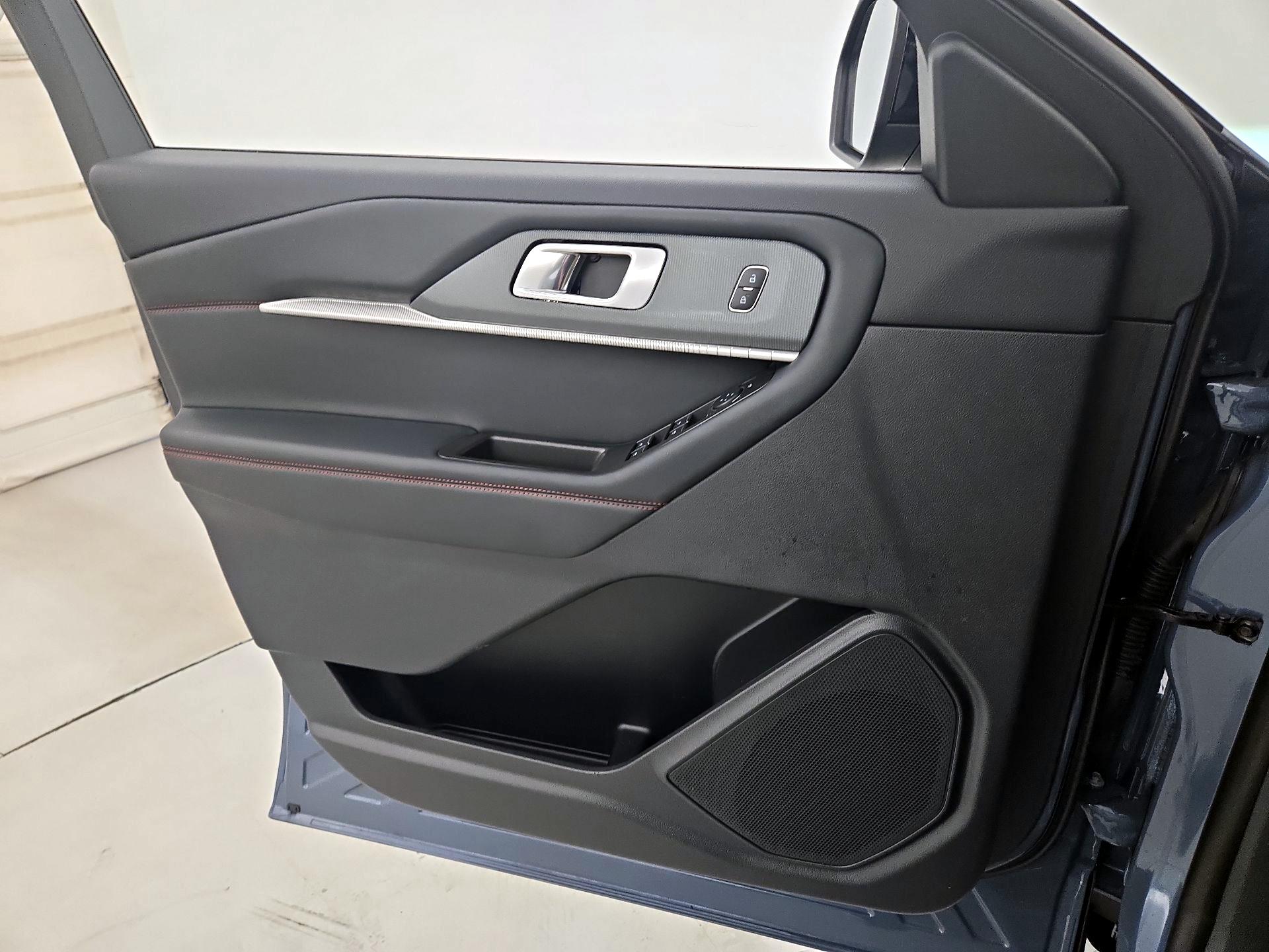 Thumbnail: 2025 Ford Explorer - 12