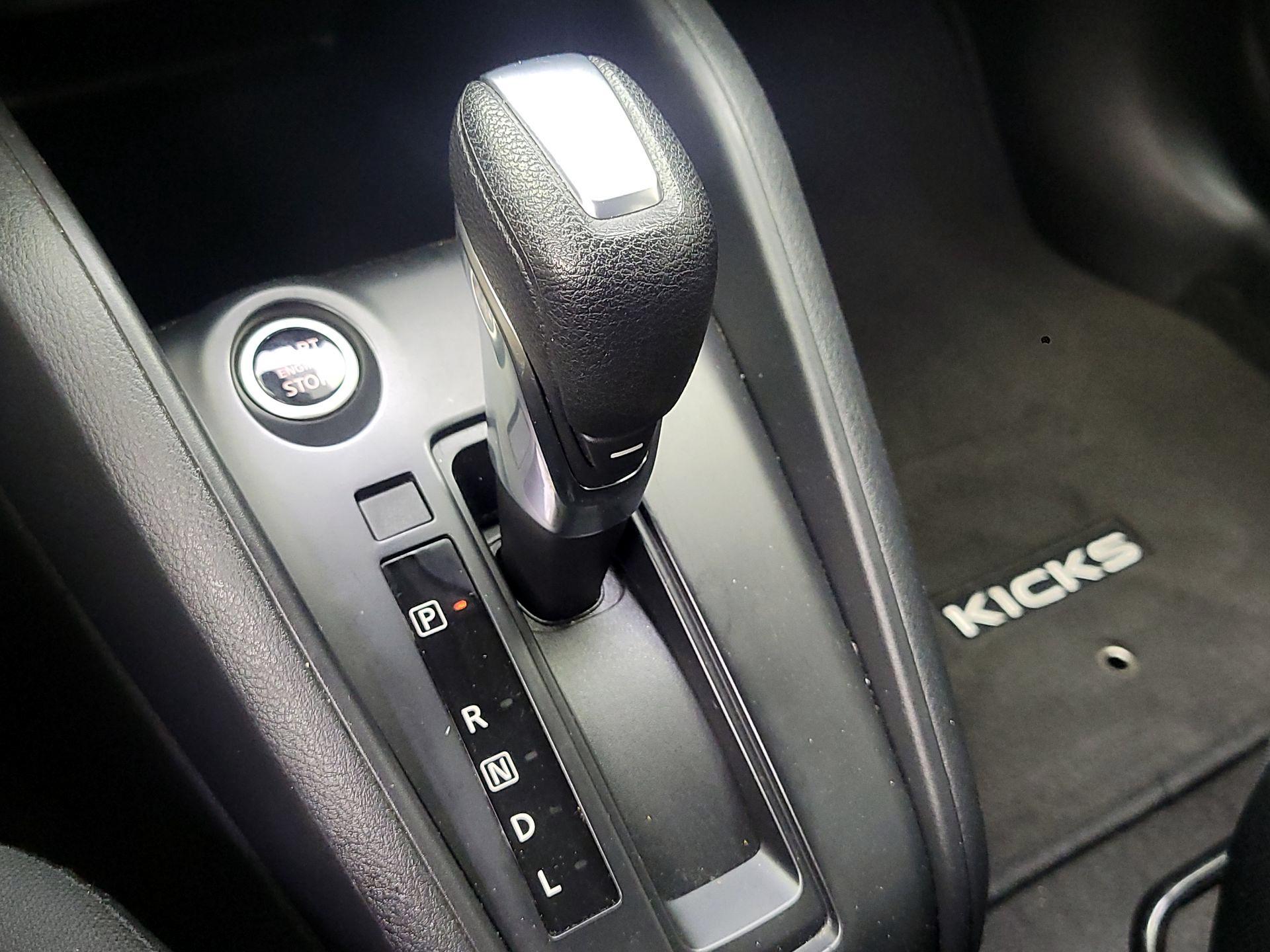 Thumbnail: 2023 Nissan Kicks - 17