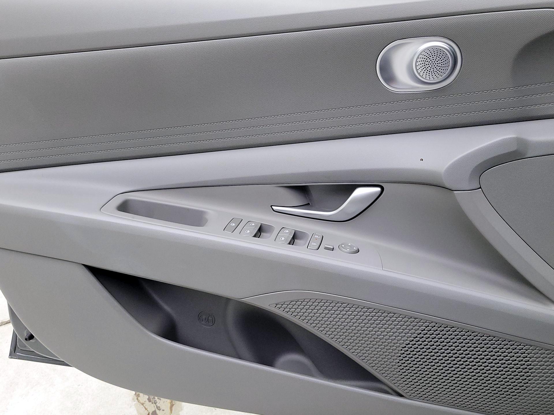 Thumbnail: 2024 Hyundai Elantra - 12