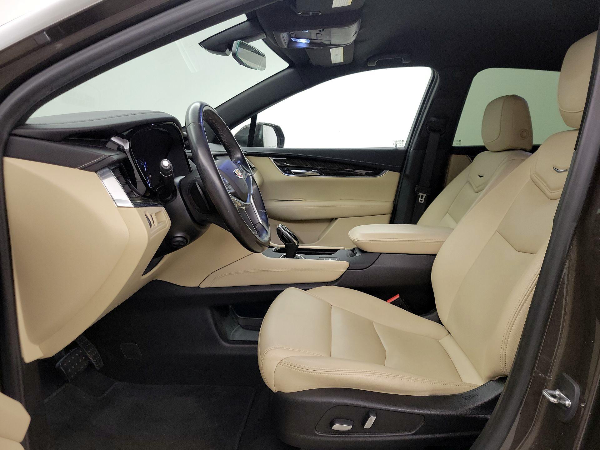 Thumbnail: 2019 Cadillac XT5 - 11