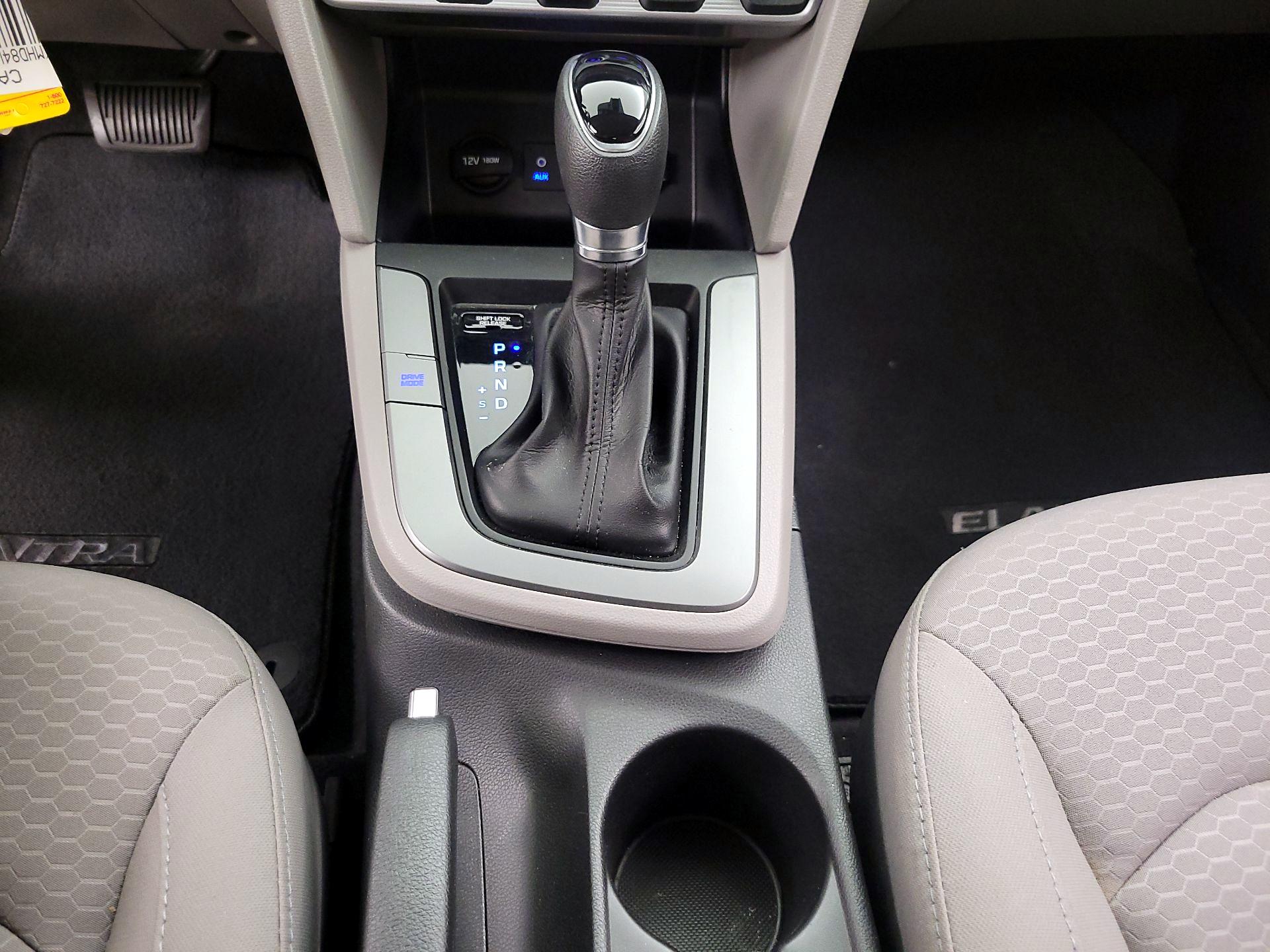 Thumbnail: 2020 Hyundai Elantra - 17