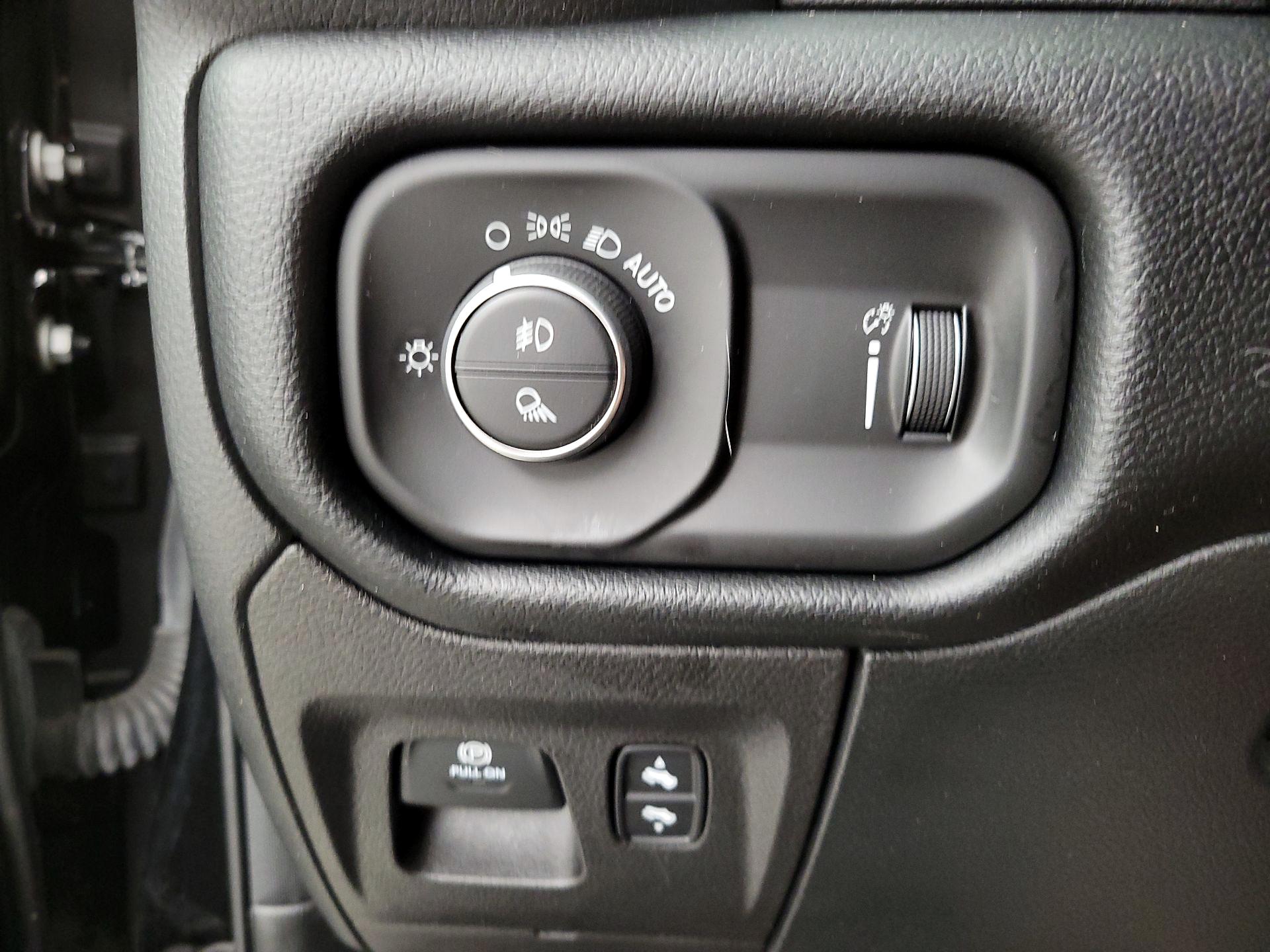 Thumbnail: 2021 RAM 1500 - 13