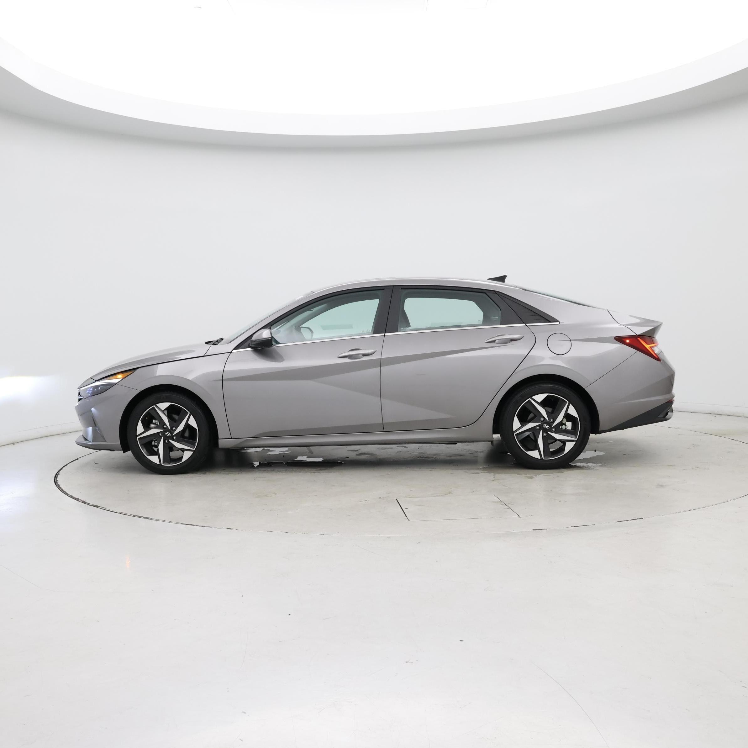 Thumbnail: 2023 Hyundai Elantra - 3