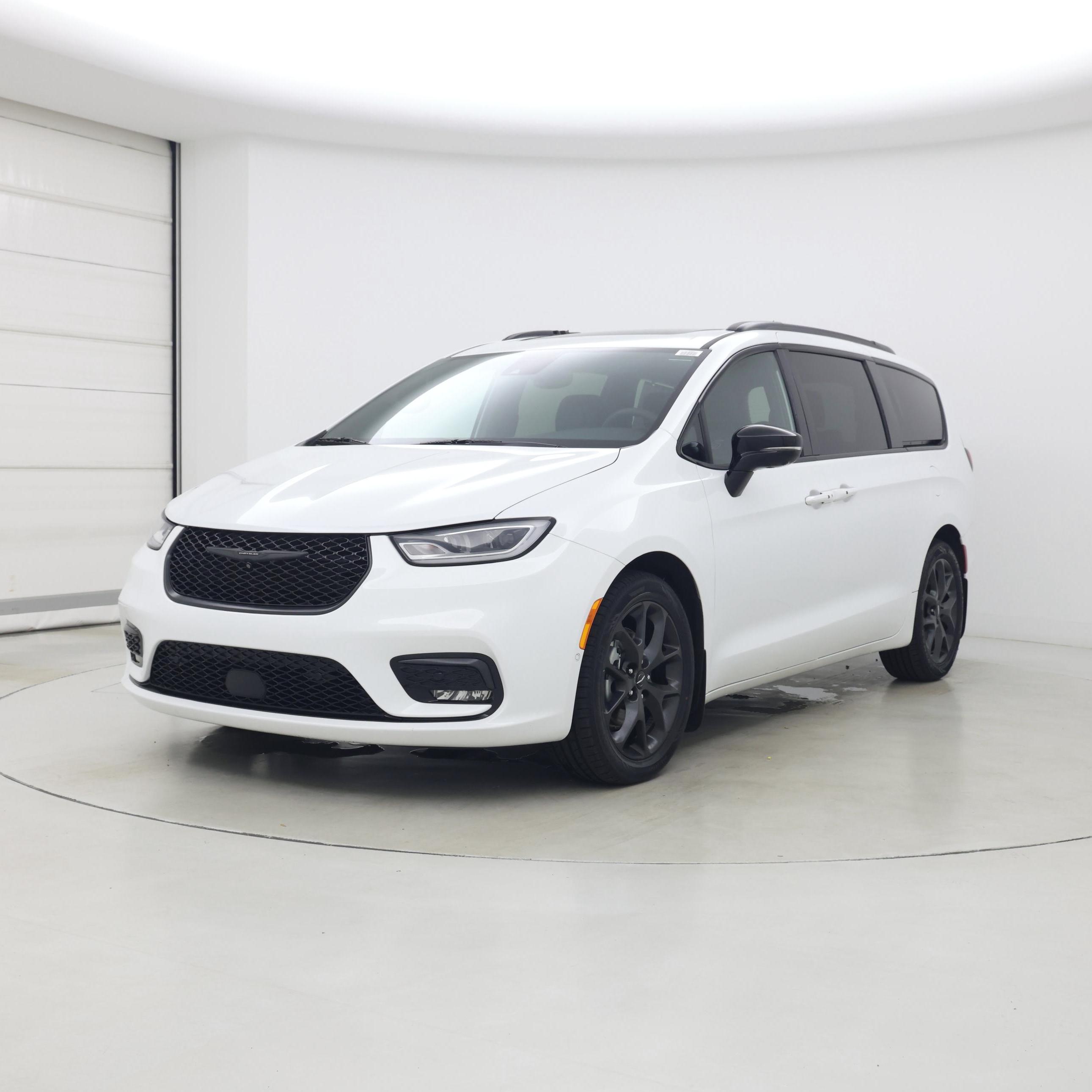 Thumbnail: 2023 Chrysler Pacifica - 4