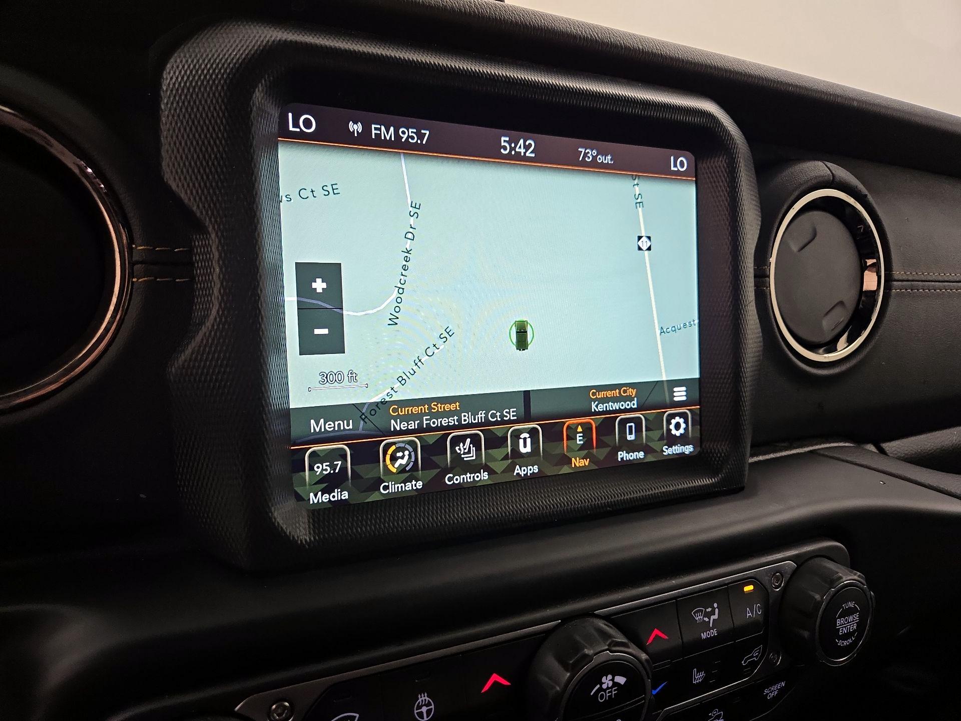 Thumbnail: 2022 Jeep Wrangler - 14