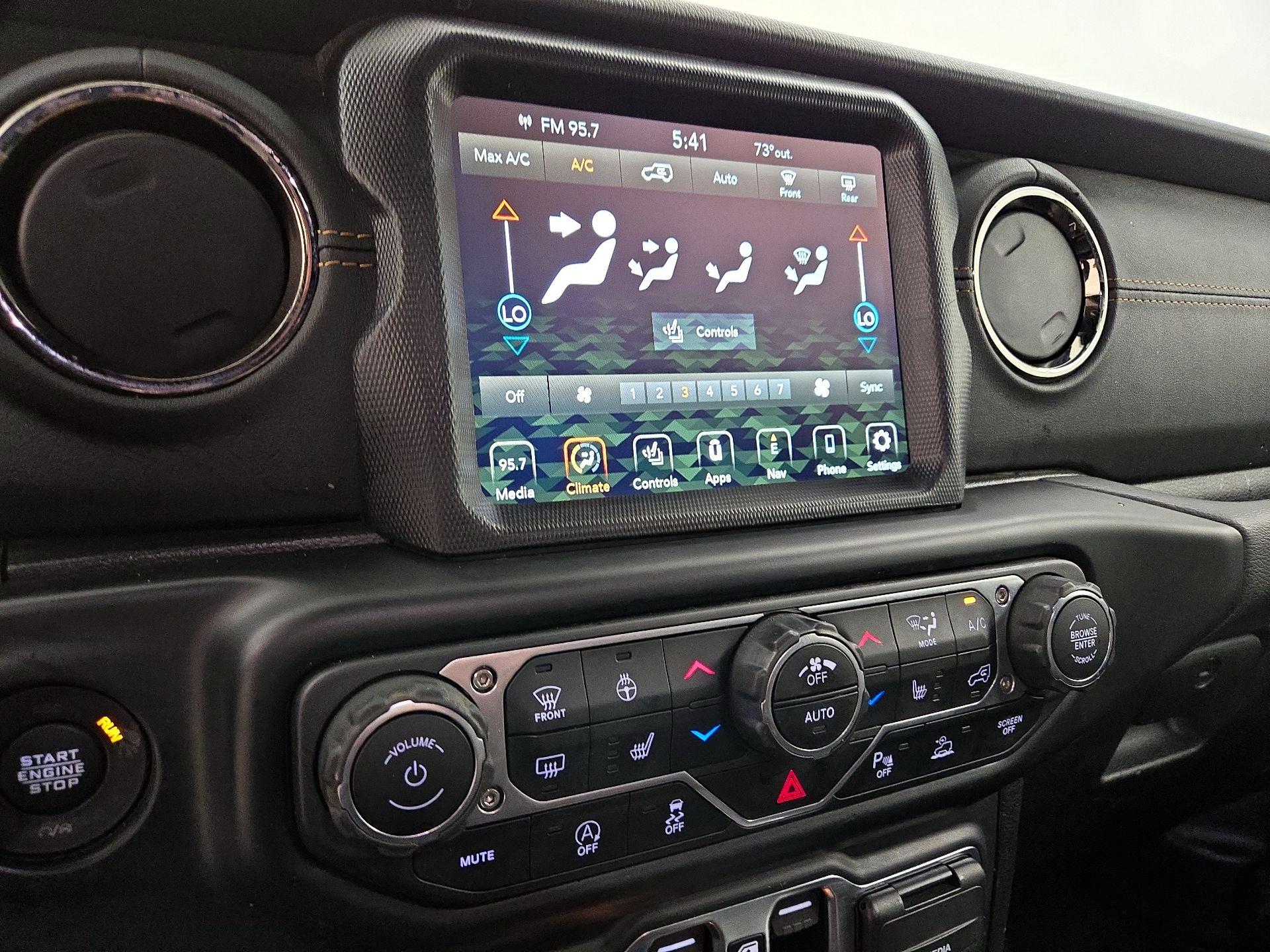 Thumbnail: 2022 Jeep Wrangler - 17