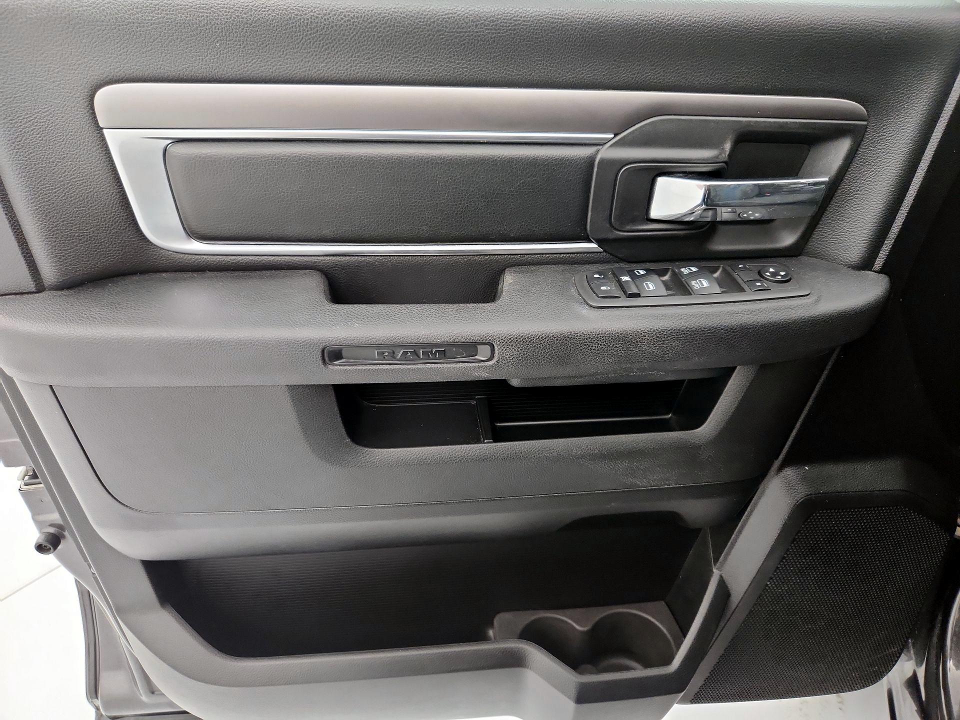 Thumbnail: 2022 RAM 1500 Classic - 12