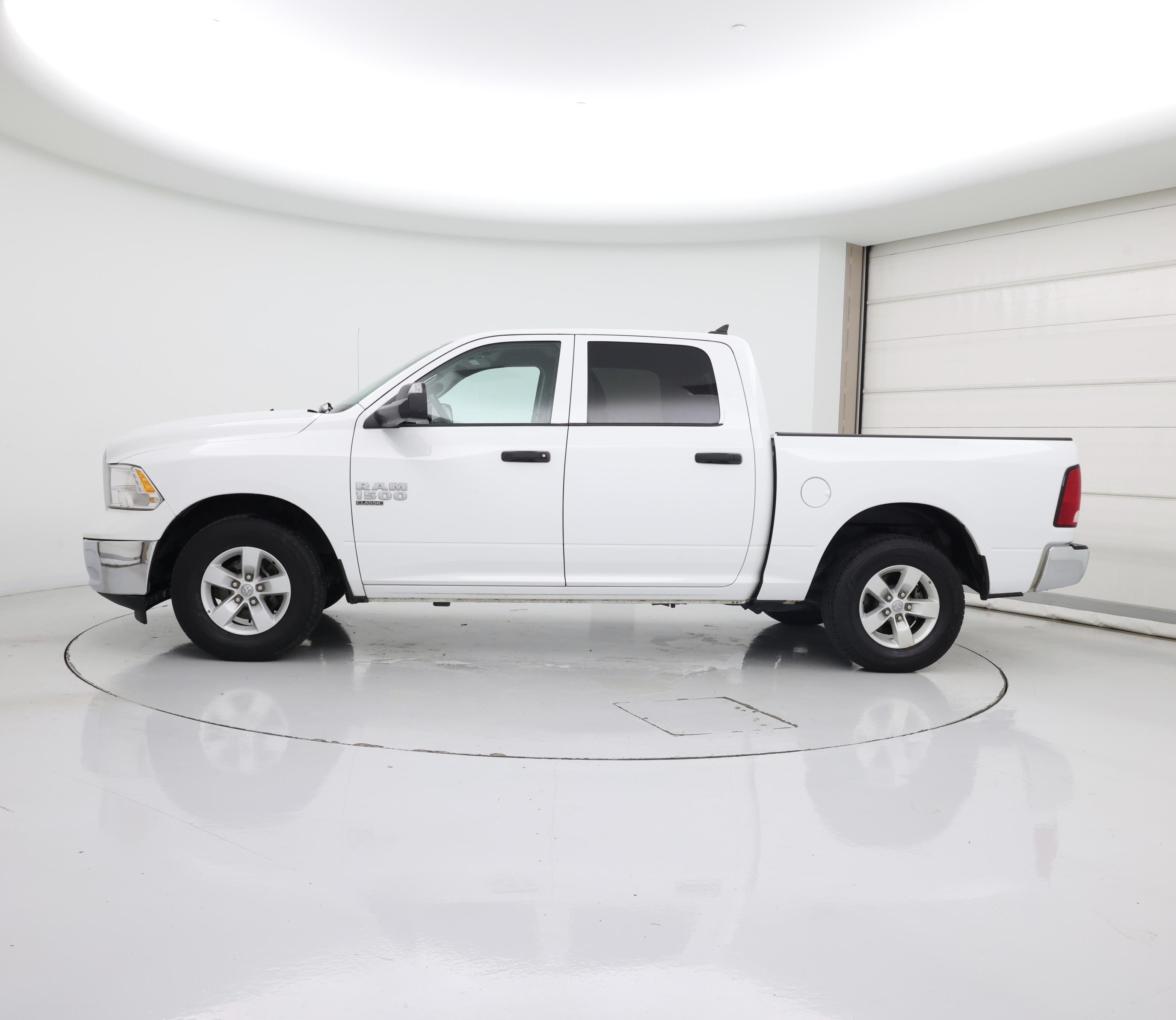 Thumbnail: 2023 RAM 1500 Classic - 3