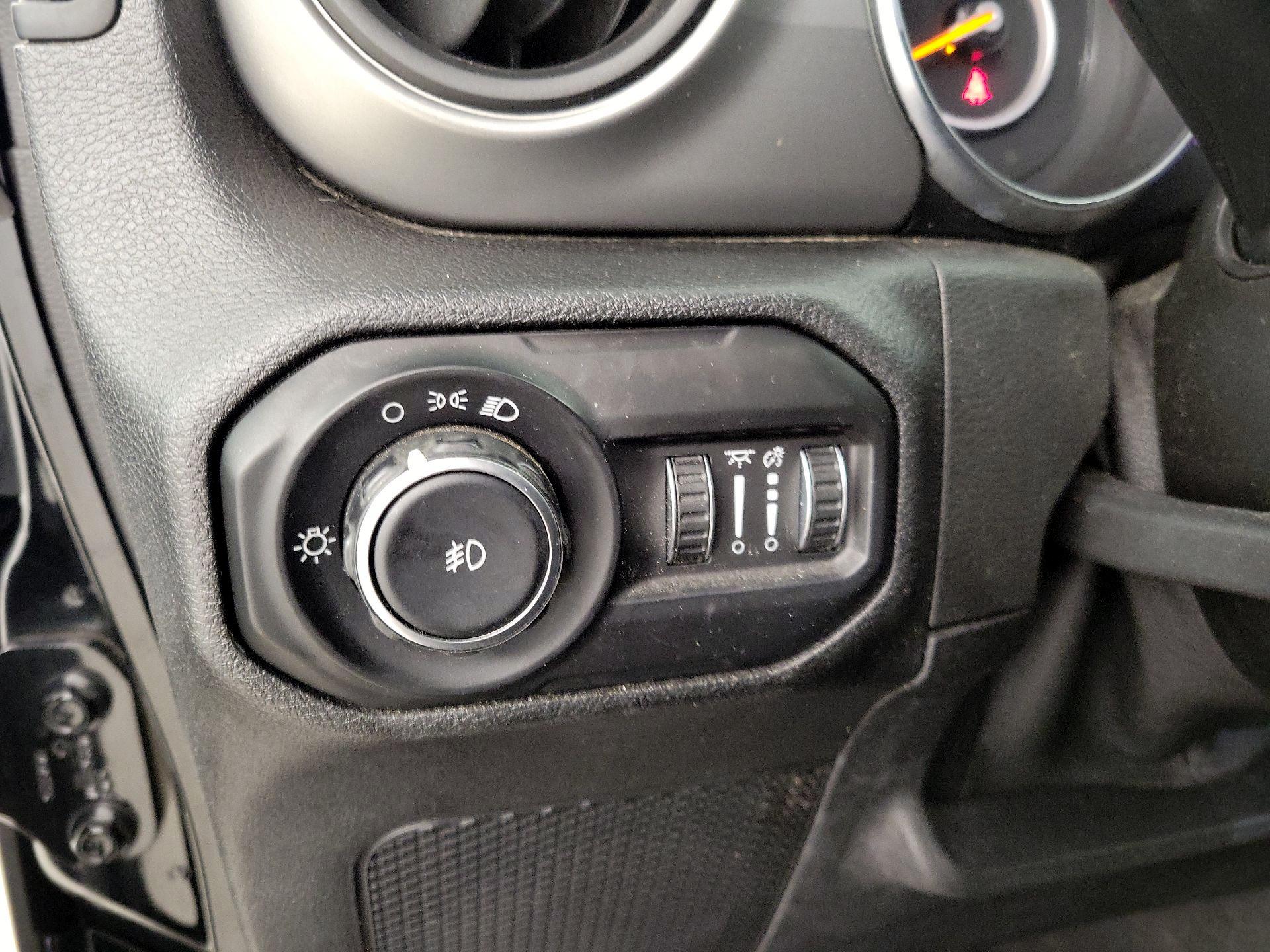 Thumbnail: 2021 Jeep Wrangler - 13