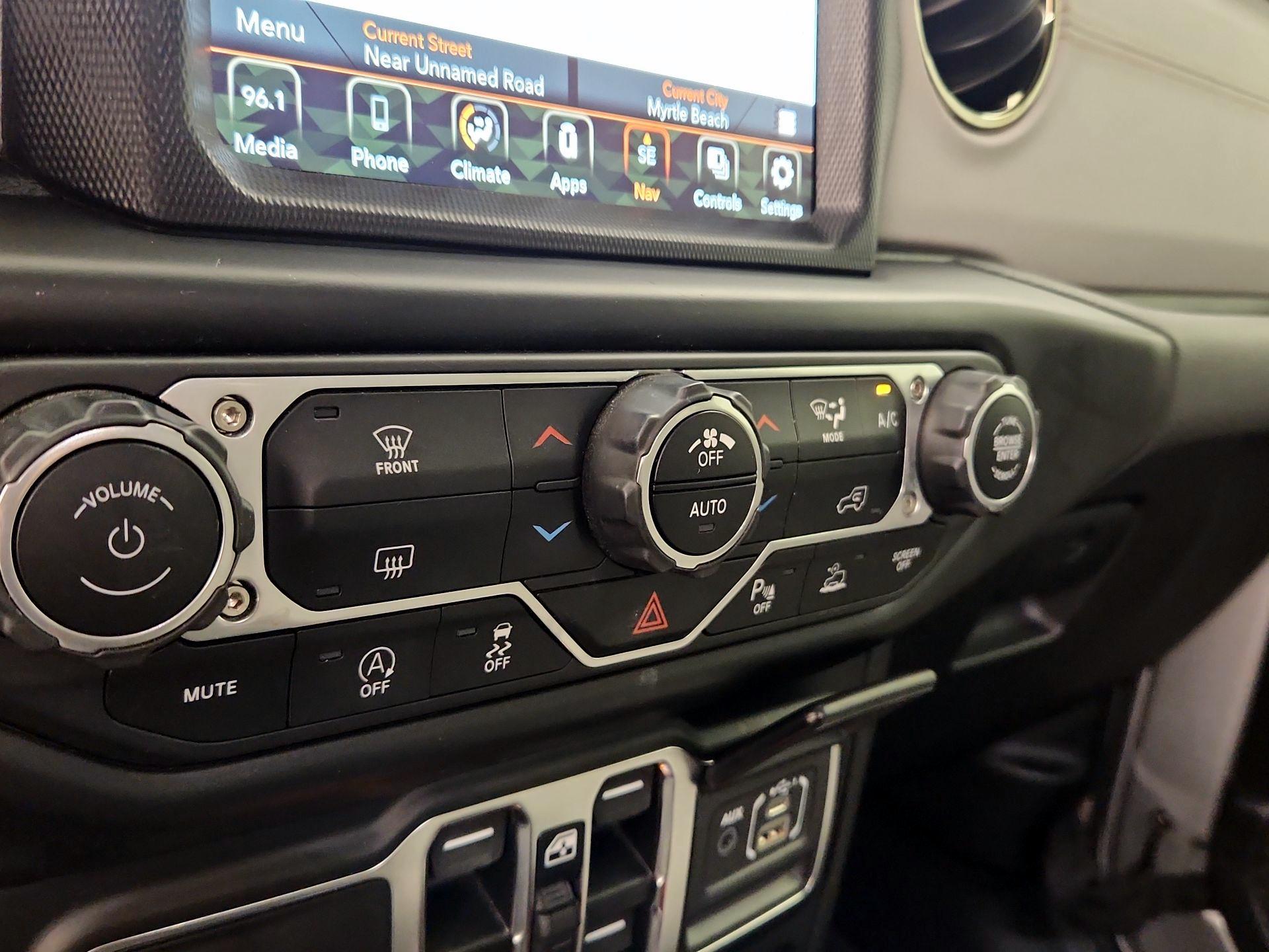 Thumbnail: 2021 Jeep Gladiator - 17