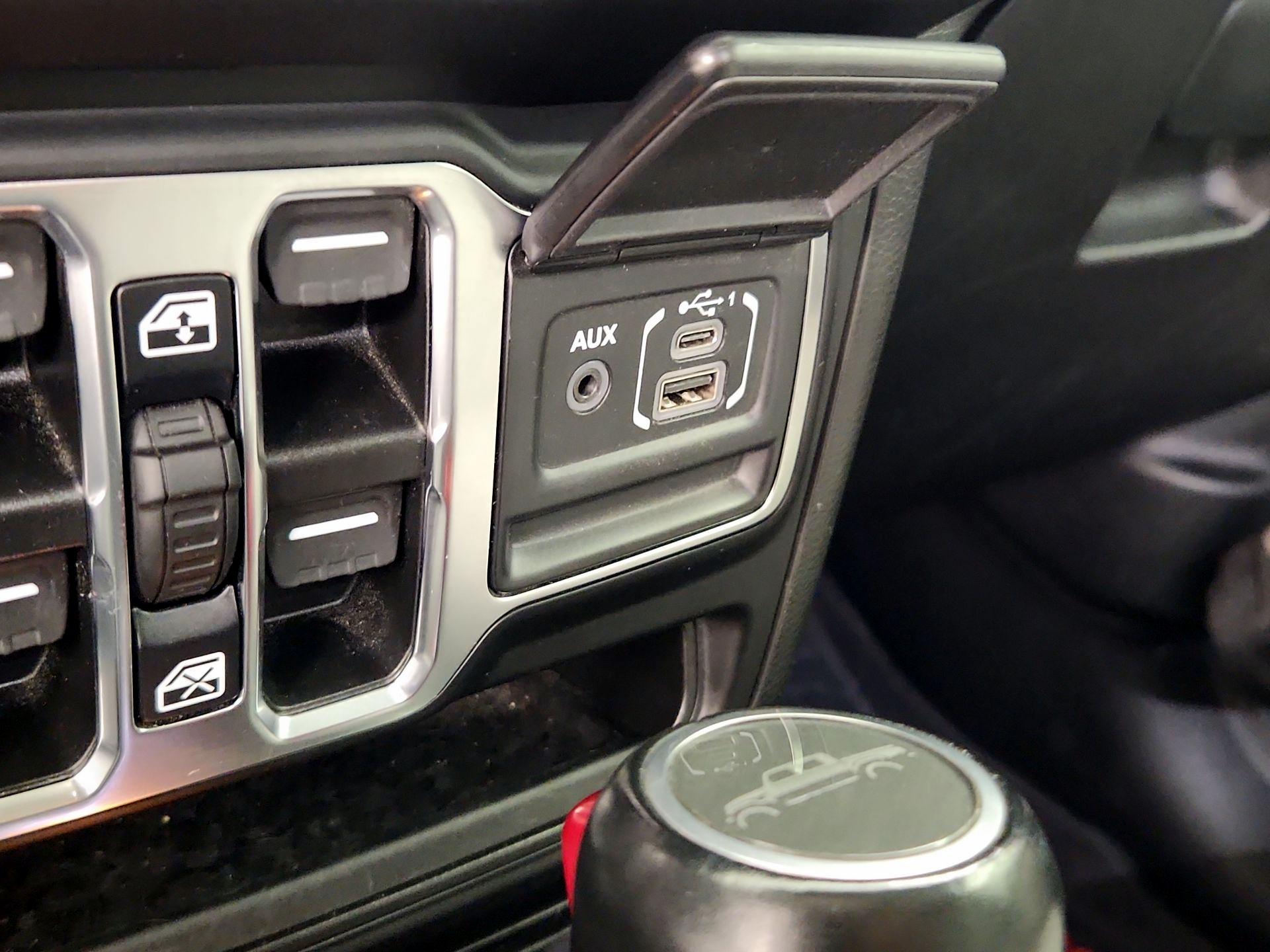 Thumbnail: 2021 Jeep Gladiator - 19