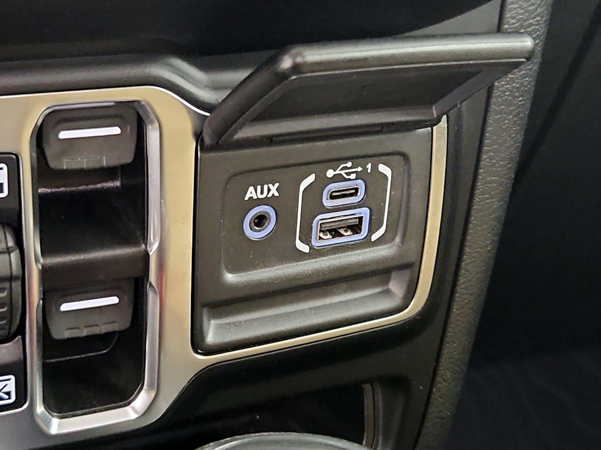 Thumbnail: 2022 Jeep Wrangler - 18